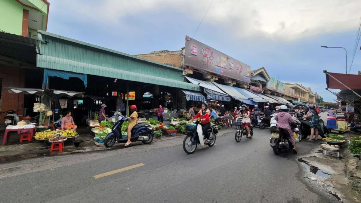 Bán nhà 1T1L 6x20m, mặt tiền chợ Dĩ An 1, đang thuê 30tr/th, (Thổ cư 100%)