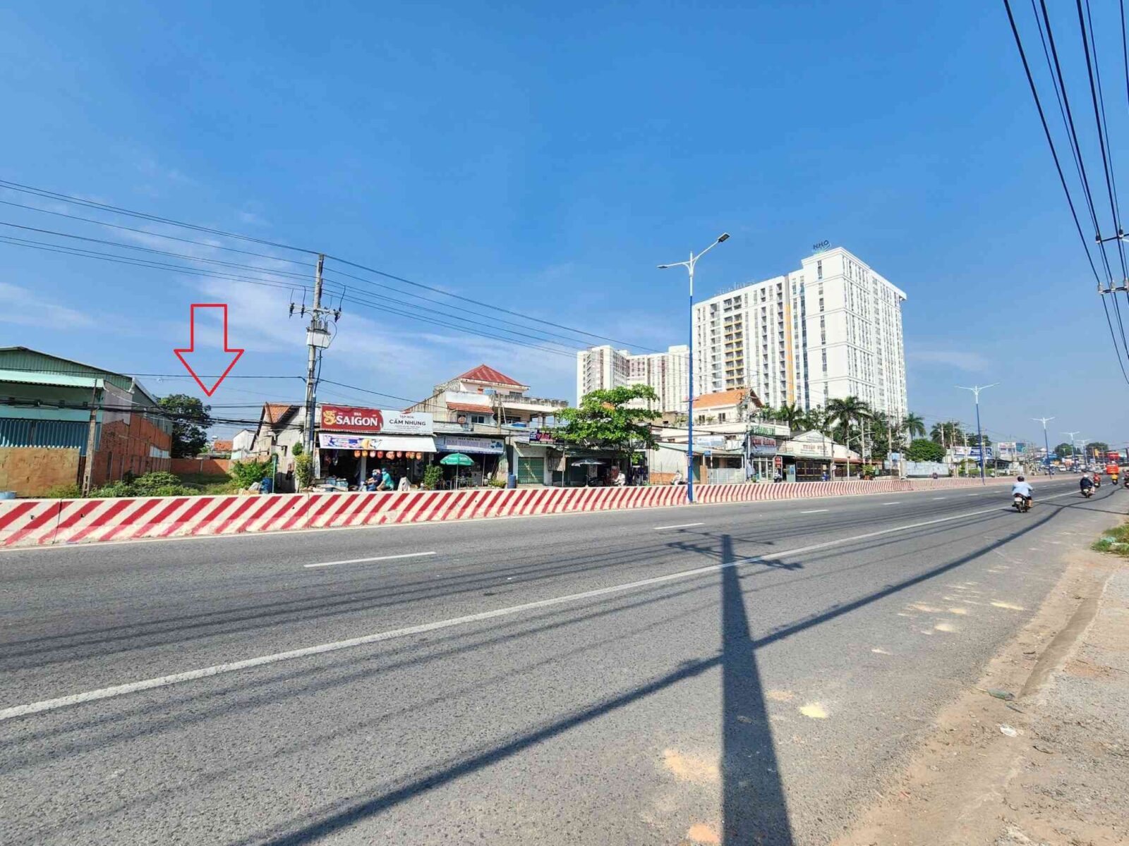 Bán đất 6x50m mặt tiền sầm uất QL13 gần Aeon Mall Bình Dương