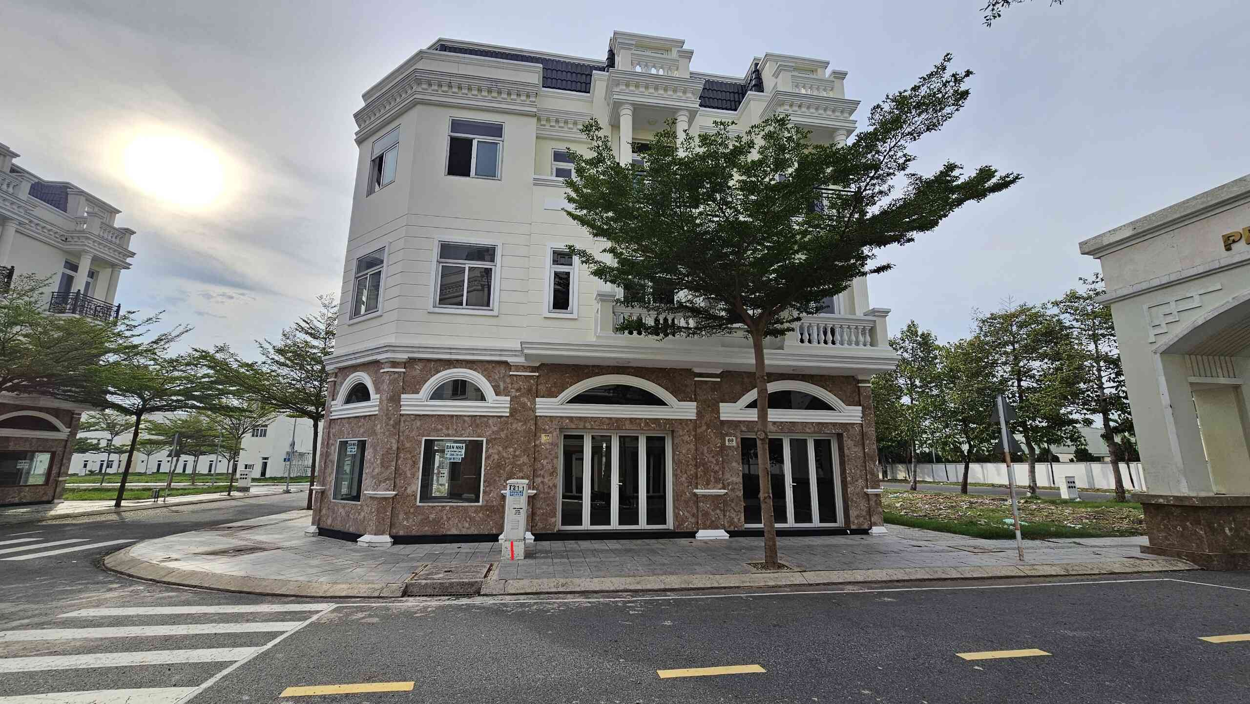 Bán 2 căn nhà 1T2L 9x15m hoàn công trục chính N1 KDC Icon Central gần chợ Thông Dụng