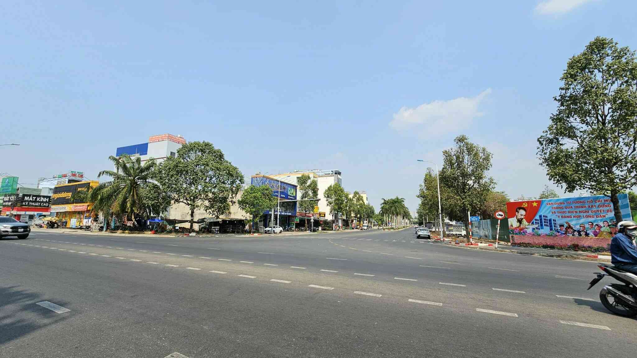 Bán lô góc VIP 15x24m mặt tiền Nguyễn An Ninh và GS1 p. Đông Hòa