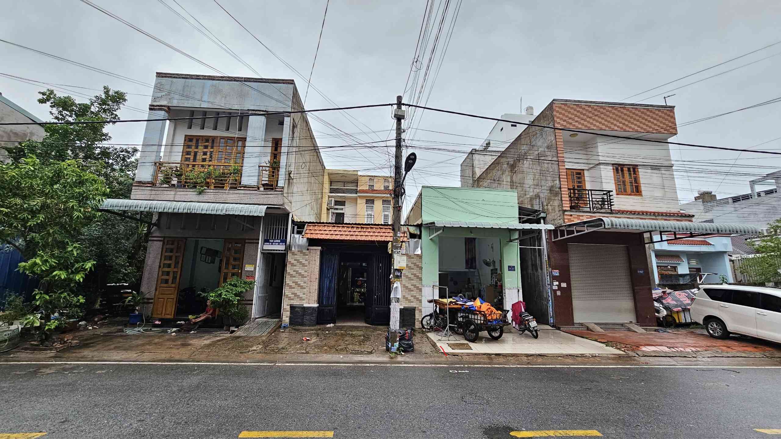 Bán dãy trọ 5x25m, đường NA6 KDC Việt Sing gần chợ 78 & 79 thu 9tr/th