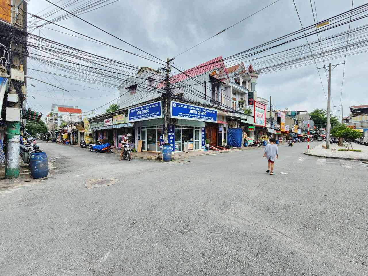 Bán căn góc 5x30m, mặt tiền đường 434B p.Bình Hòa kế chợ, đang thuê 23tr/th