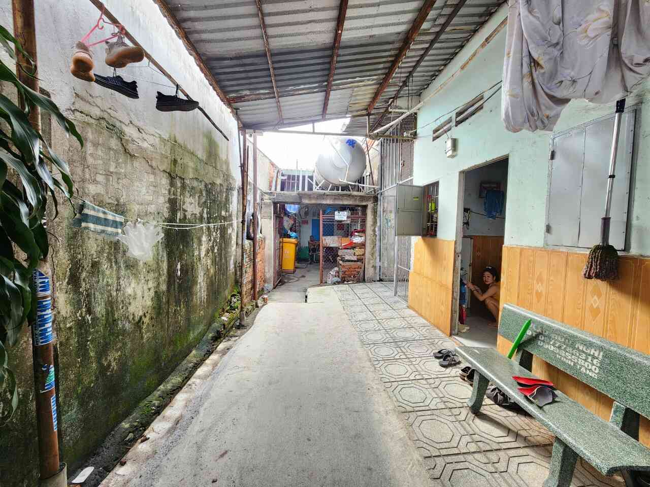 Bán dãy trọ 10x30m hẻm Thủ Khoa Huân p.Bình Chuẩn đang thu 20tr/th