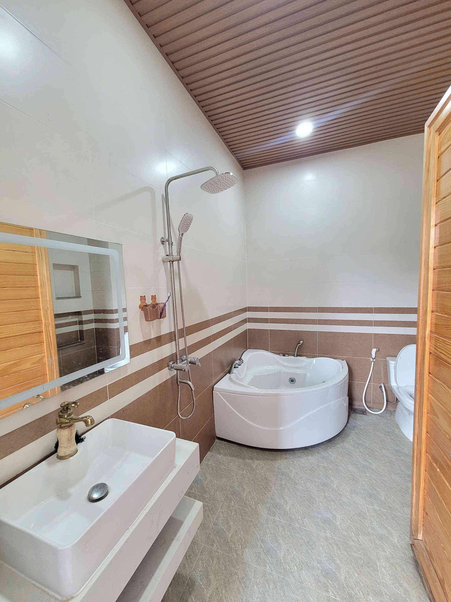 htl4947-(17)_optimized