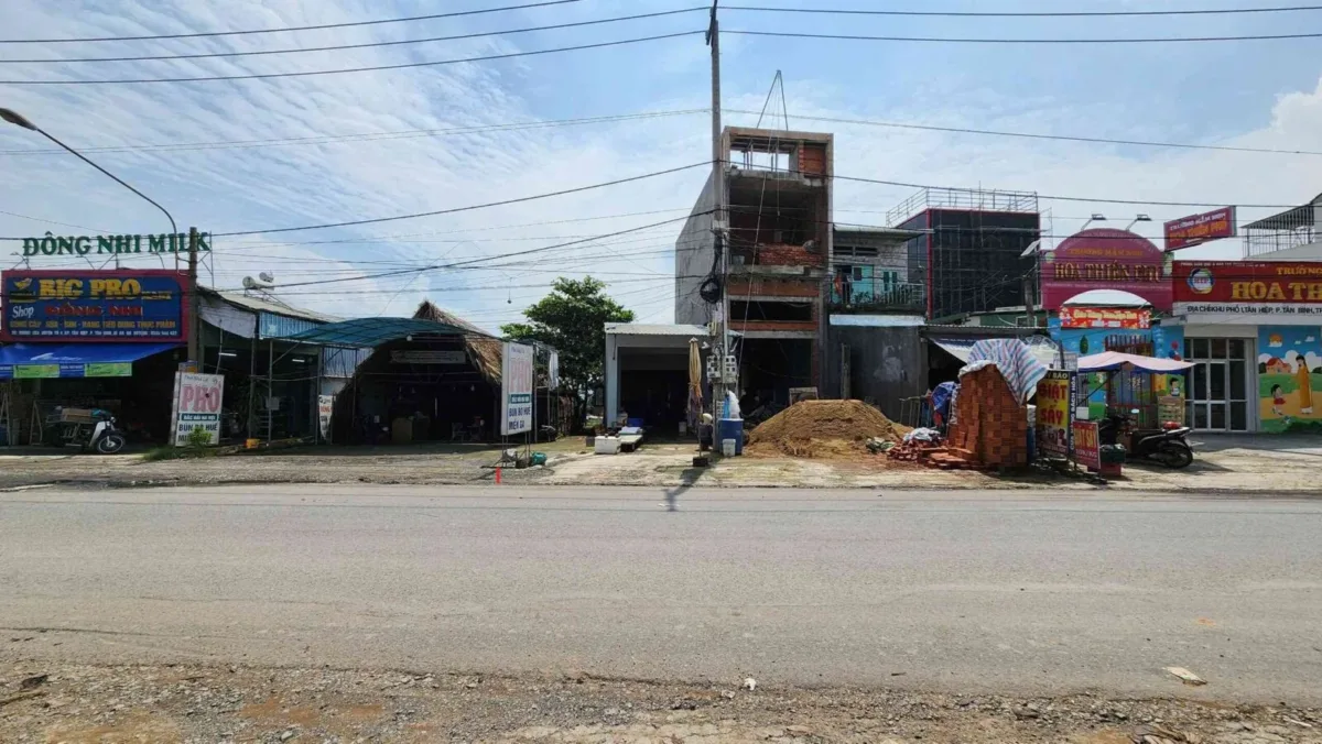 Bán nhà cấp 4 (4.5x30m), mặt tiền Liên Huyện p.Tân Bình, đang thuê 6tr/th