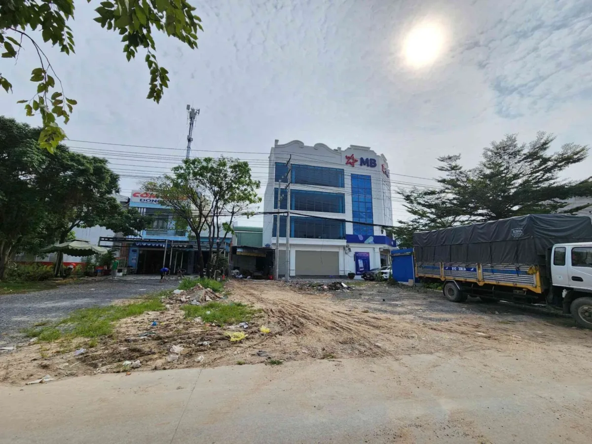 Bán đất 5x18.5m, mặt tiền ĐT.743B gần Vincom 550 (Sầm uất)