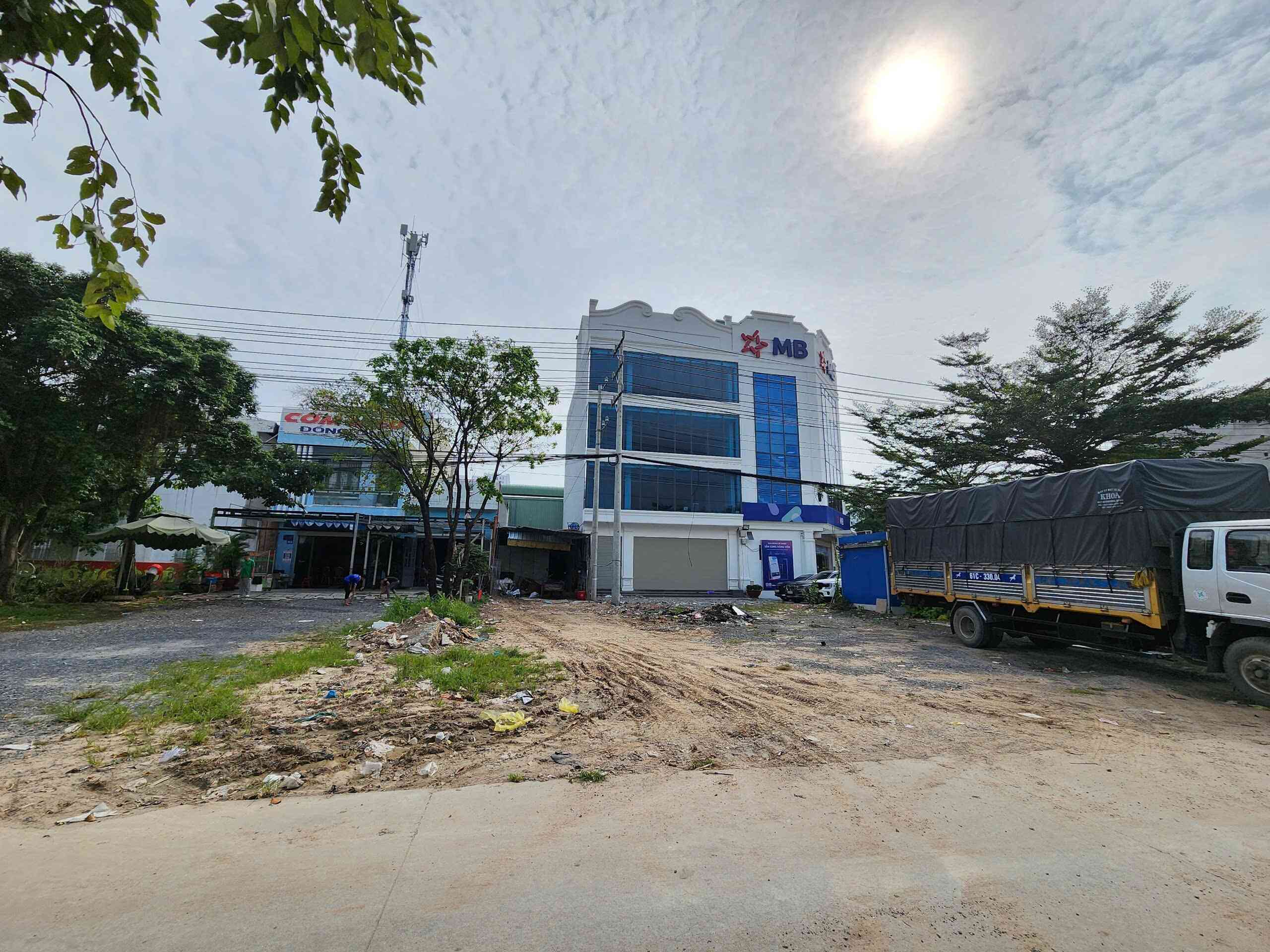 Bán đất 5x18.5m, mặt tiền ĐT.743B p.Dĩ An gần Vincom 550