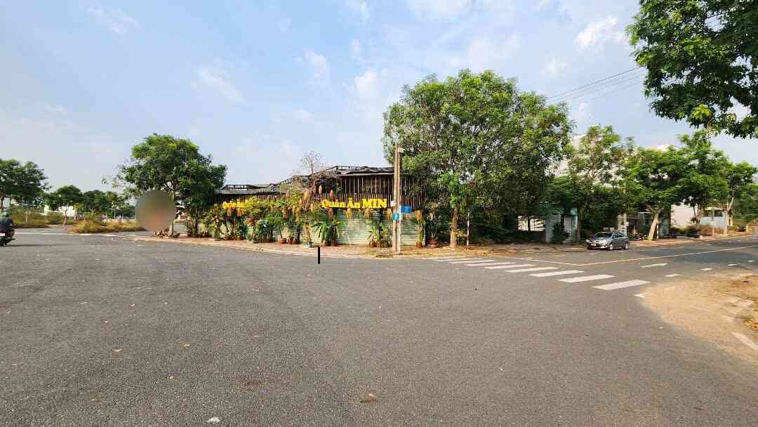 Bán quán cafe 3 mặt tiền, ngay Vòng Xoay KDC Châu Thới p.Bình An