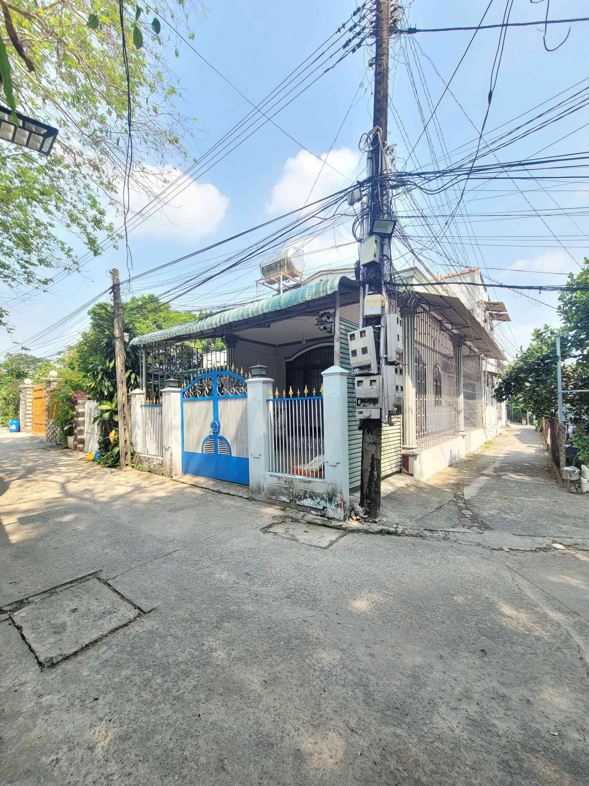 Bán căn góc cấp 4 (6x25m), mặt tiền An Thạnh 72 p.An Thạnh