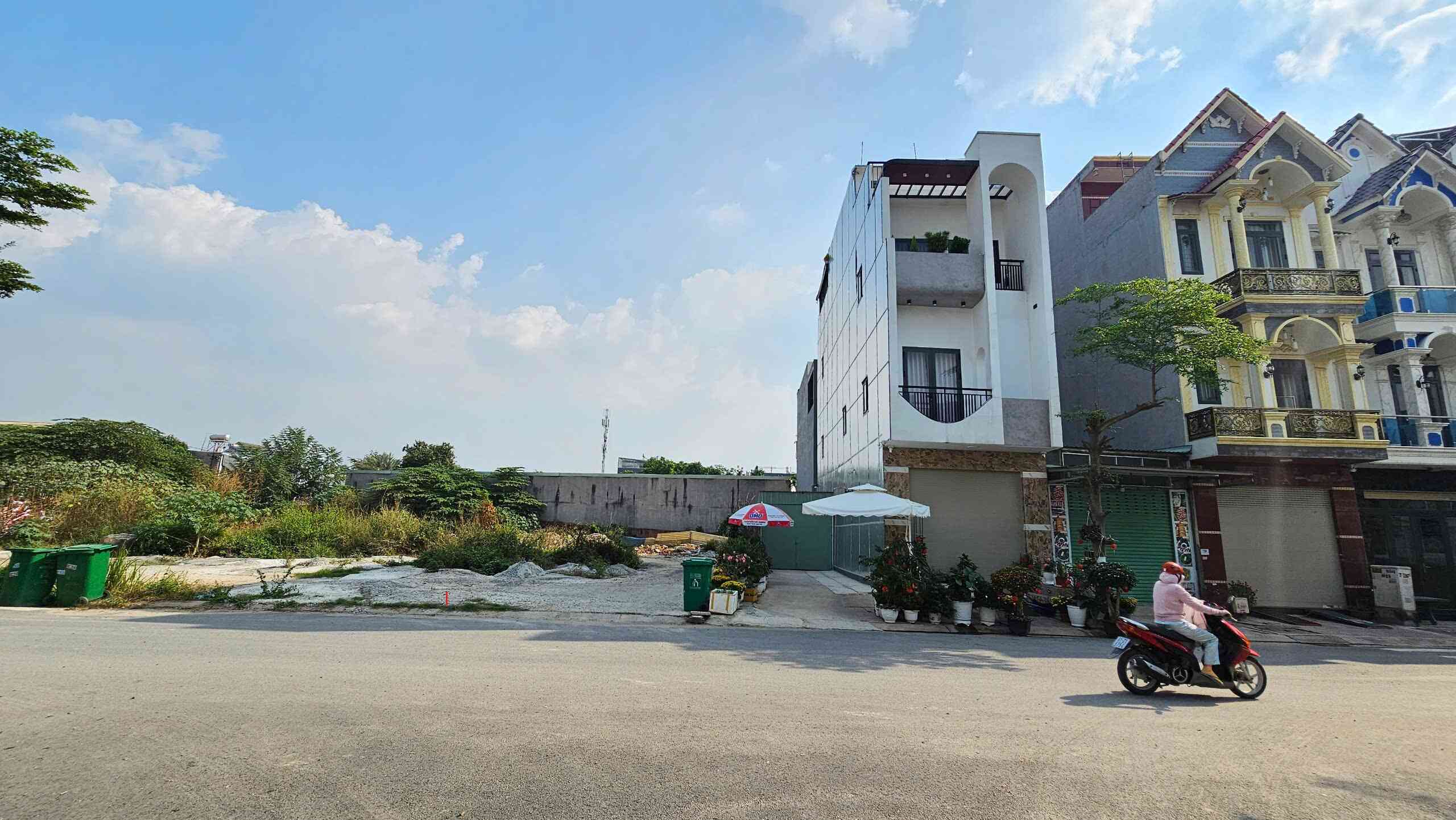 Bán đất biệt thự 10x37m, đường N3 kế KDC Phú Hồng Khang p.Bình Chuẩn