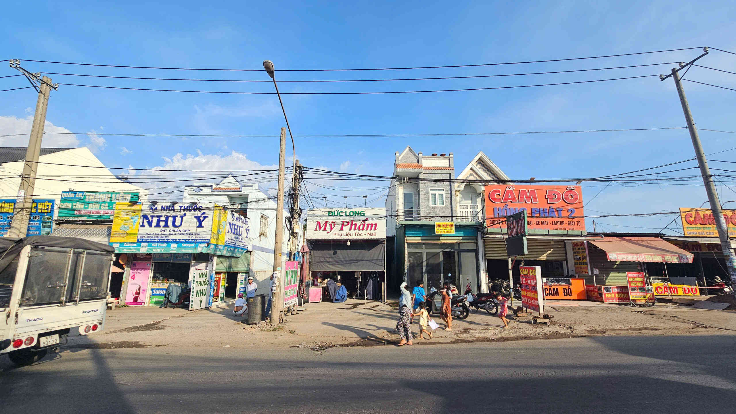 Bán nhà cấp 4 và 1T1L 9x27m, mặt tiền đường Liên Huyện p.Tân Bình gần chợ Phú An