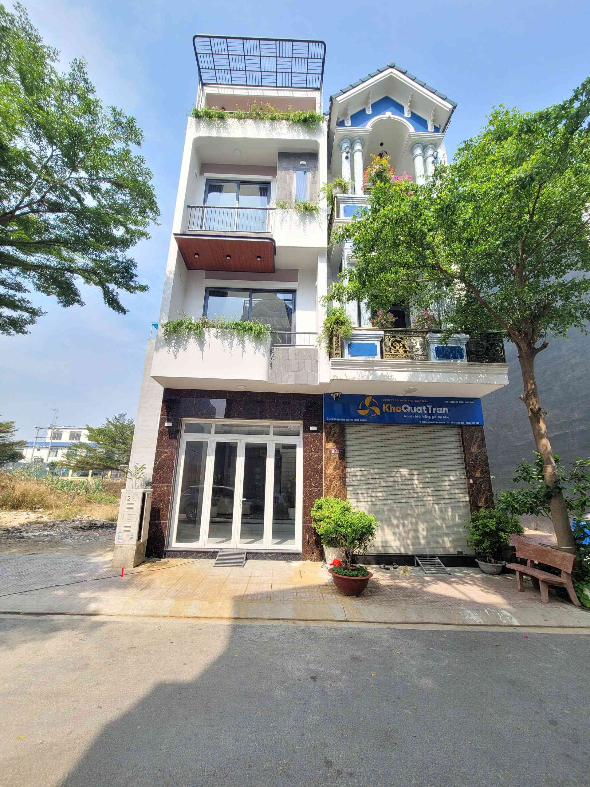 Bán nhà mới 1T2L 4x15m hoàn công, đường D3 KDC Phú Hồng Khang p. Bình Chuẩn, full nội thất