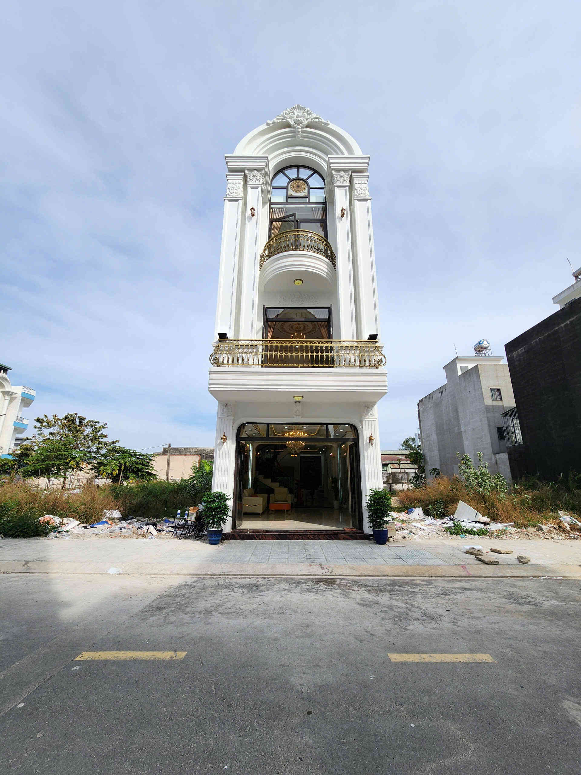 Bán nhà mới 1T2L 5x17m, đường D4 KDC The Suncity p. An Phú, full nội thất