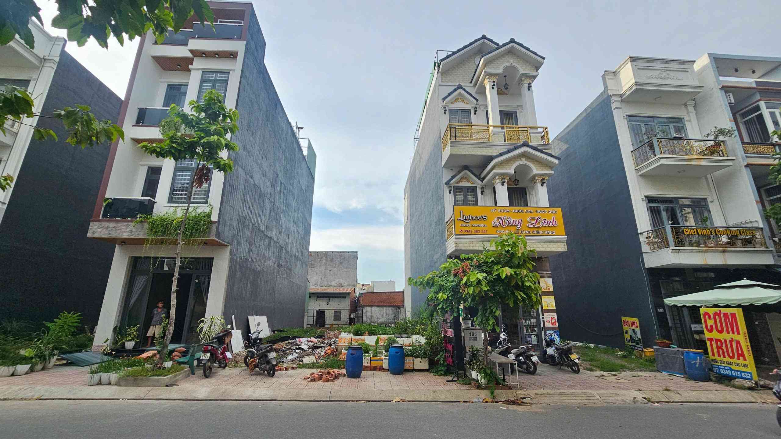 Bán nhà 1T2L 4x17.4m, đường N1 KDC Phú Hồng Thịnh 8 p.Bình Chuẩn