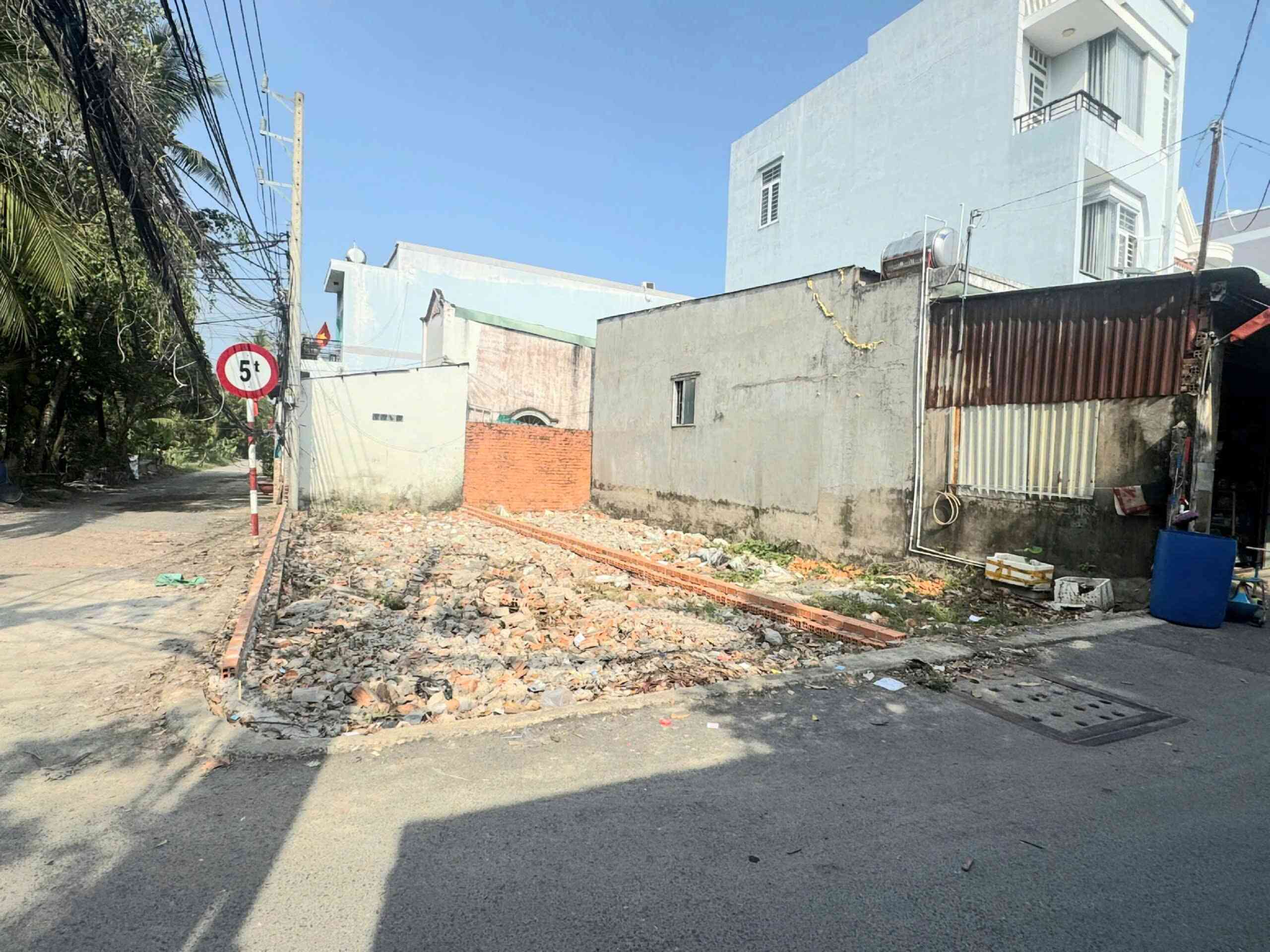 Bán lô góc 4.9x14.8m, mặt tiền Vĩnh Phú 38A p. Vĩnh Phú