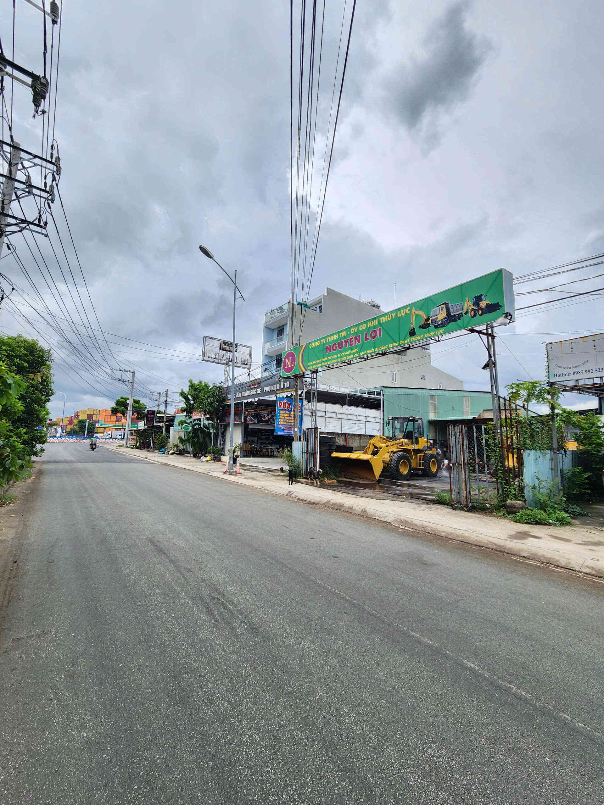 Bán đất 10x31m, mặt tiền ĐT.743A p. Bình Thắng kế vành đai 3, đang thuê 14tr/th thổ cư 100%