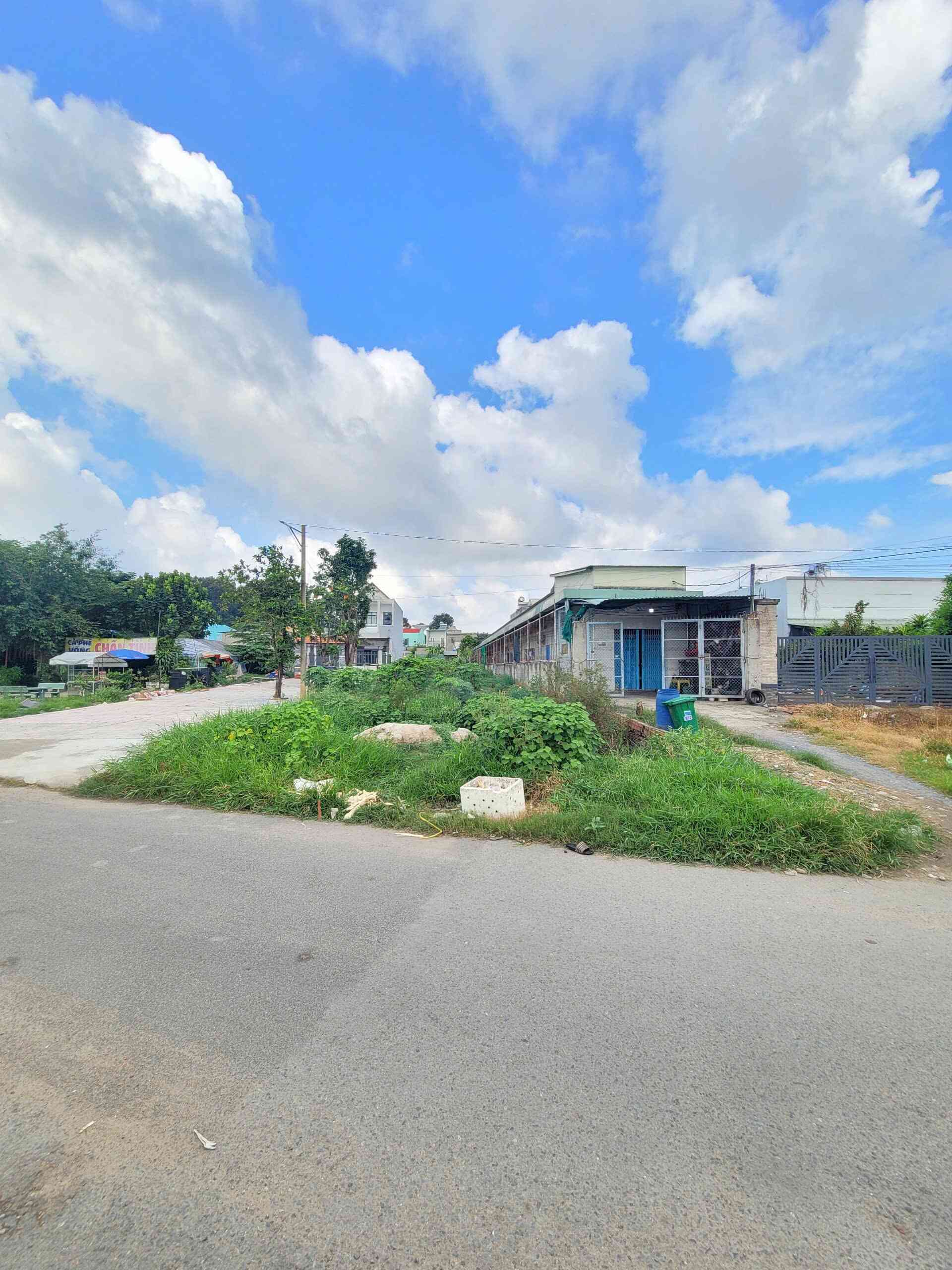 Bán đất 10x60m, mặt tiền đường Ống Nước p. Hóa An gần Chợ Hóa An