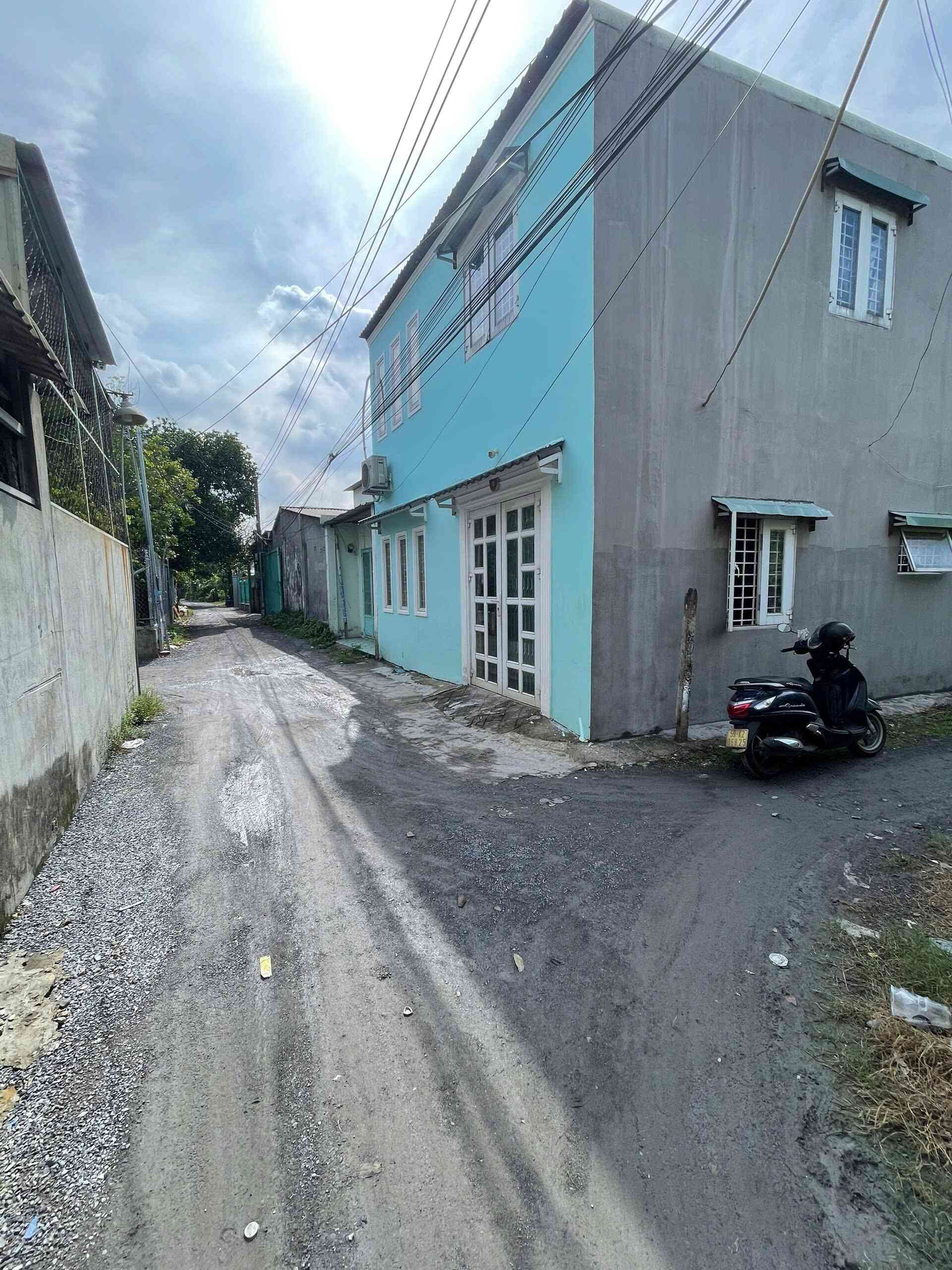 Bán căn góc cấp 4 (6.4x6.5m), mặt tiền Bình Nhâm 38 p. Bình Nhâm