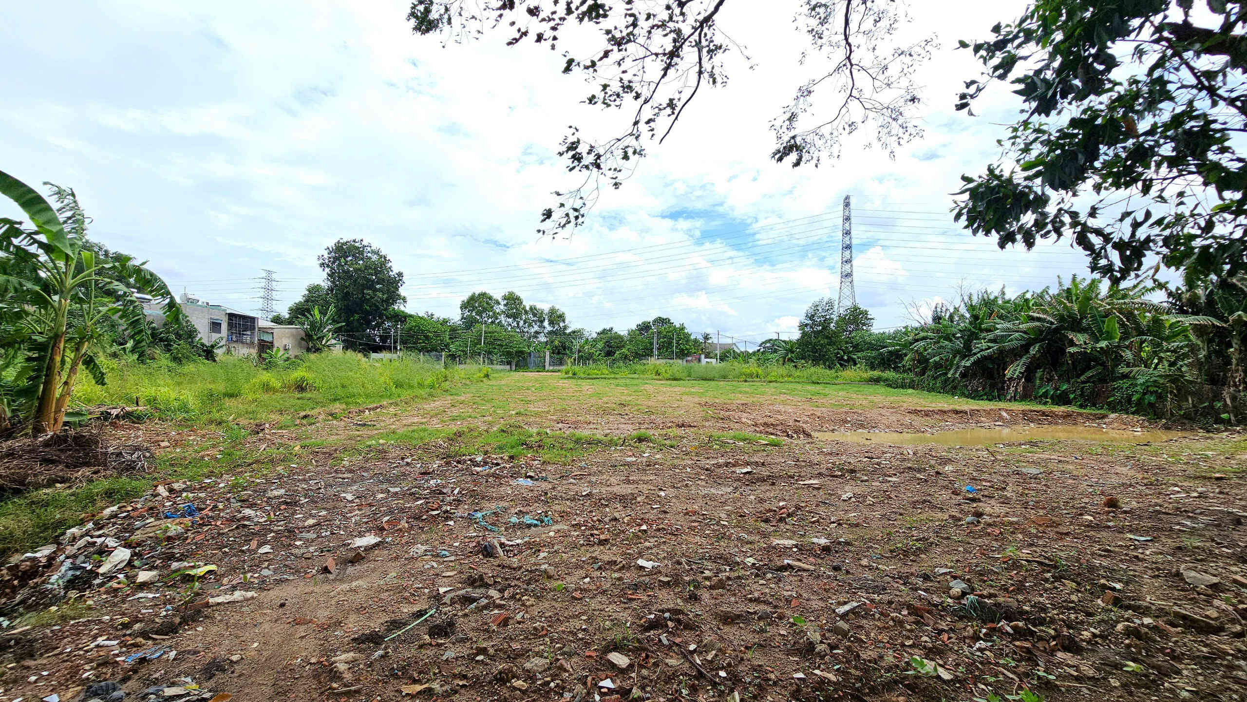 Bán đất 41x25m, hẻm ĐT.747A p. Thái Hòa gần Chợ Tân Ba