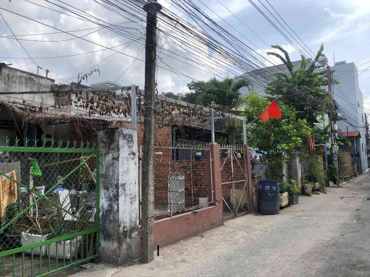 Bán nhà cấp 4 (5x30m), hẻm Nguyễn Du p. Dĩ An gần Trường cấp 1,2,3