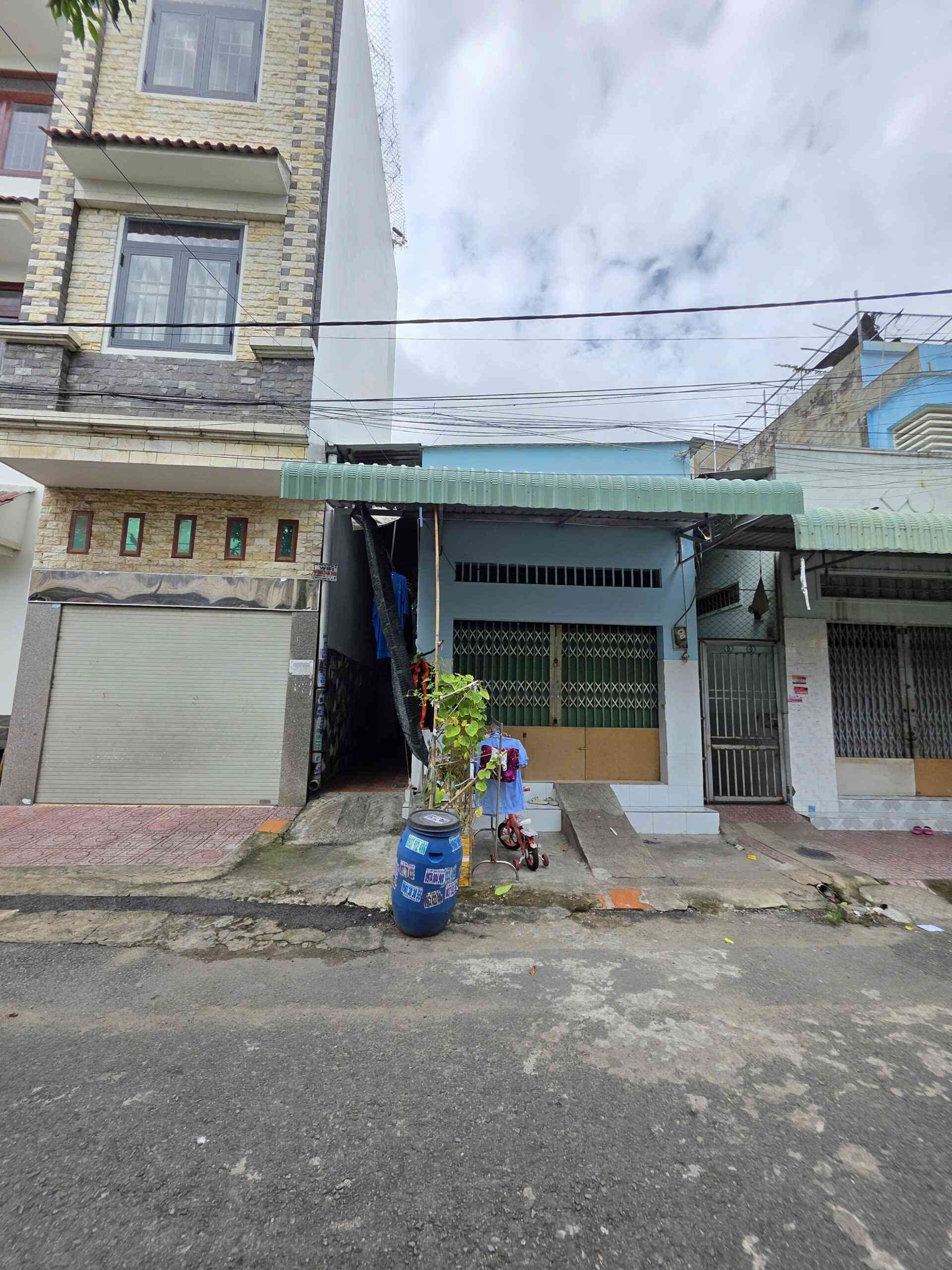 Bán dãy trọ 5x16m, đường số 4 KDC Areco p.Bình Hòa kế chợ Đồng An 3, thu 7tr/th