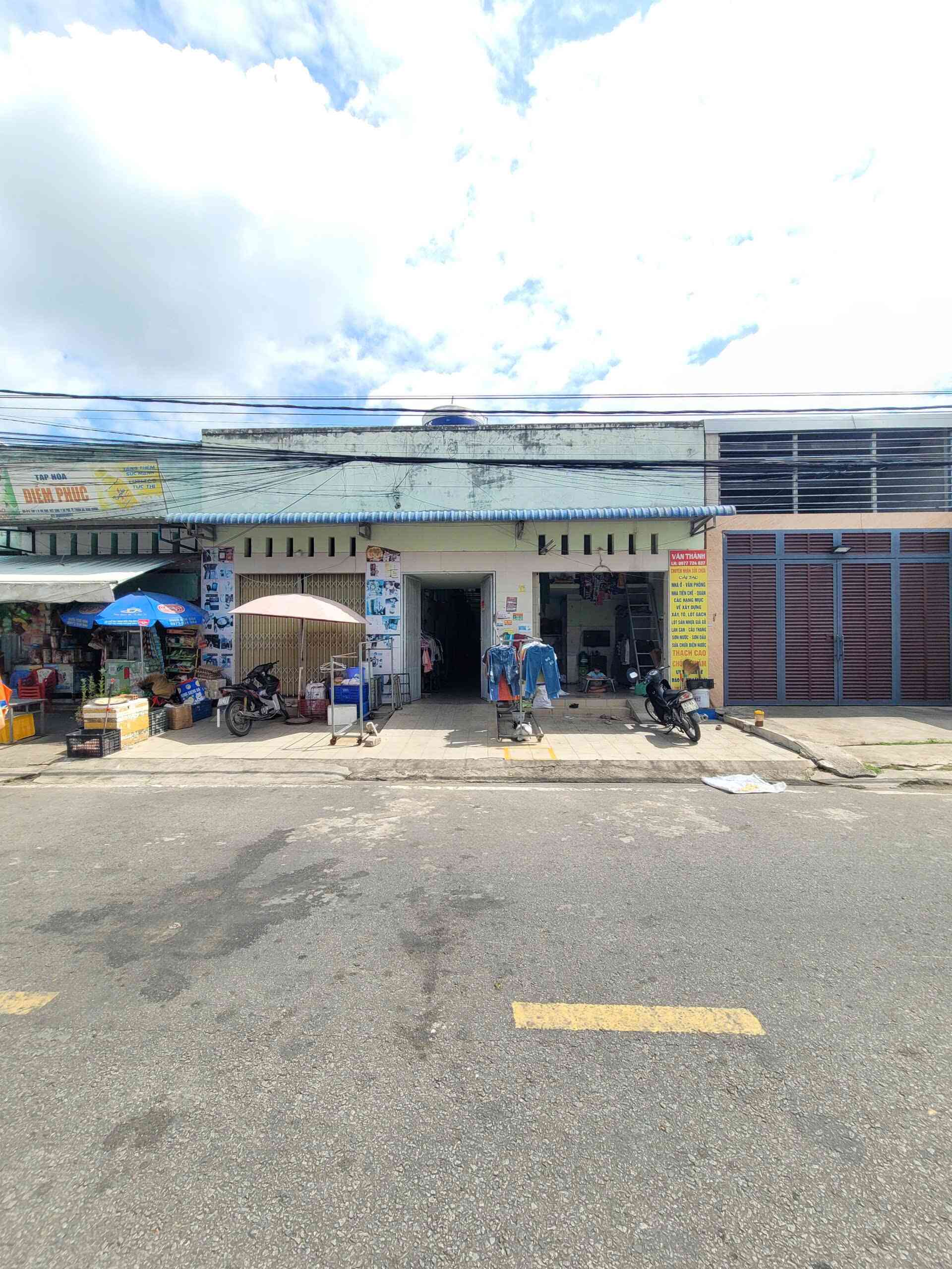 Bán dãy trọ 10x30m, đường D9 KDC Việt Sing p. An Phú, thu nhập 21tr/th