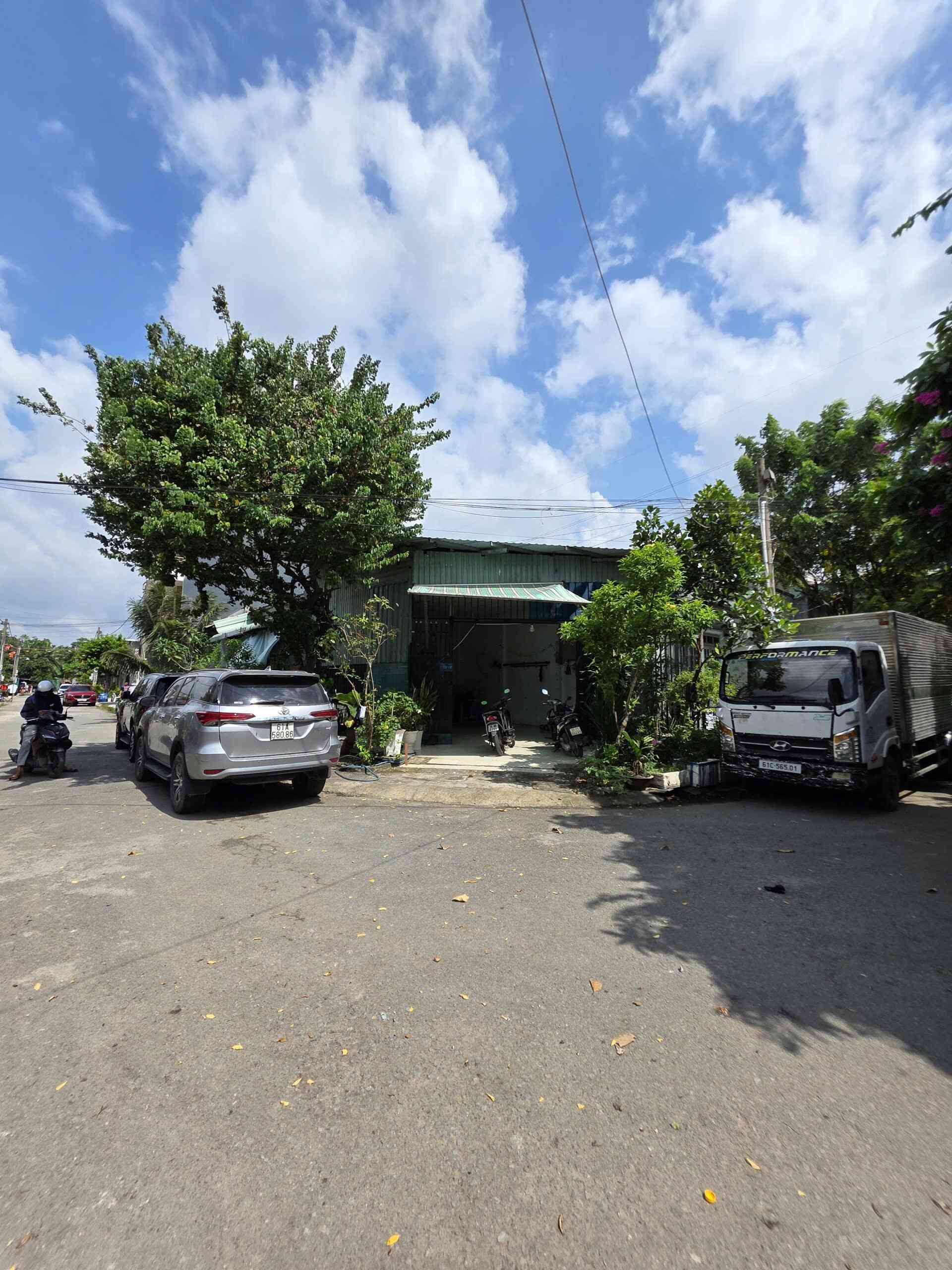 Bán căn góc cấp 4 (6x20m), đường số 4 KDC Trường Sơn p. Bình Chuẩn