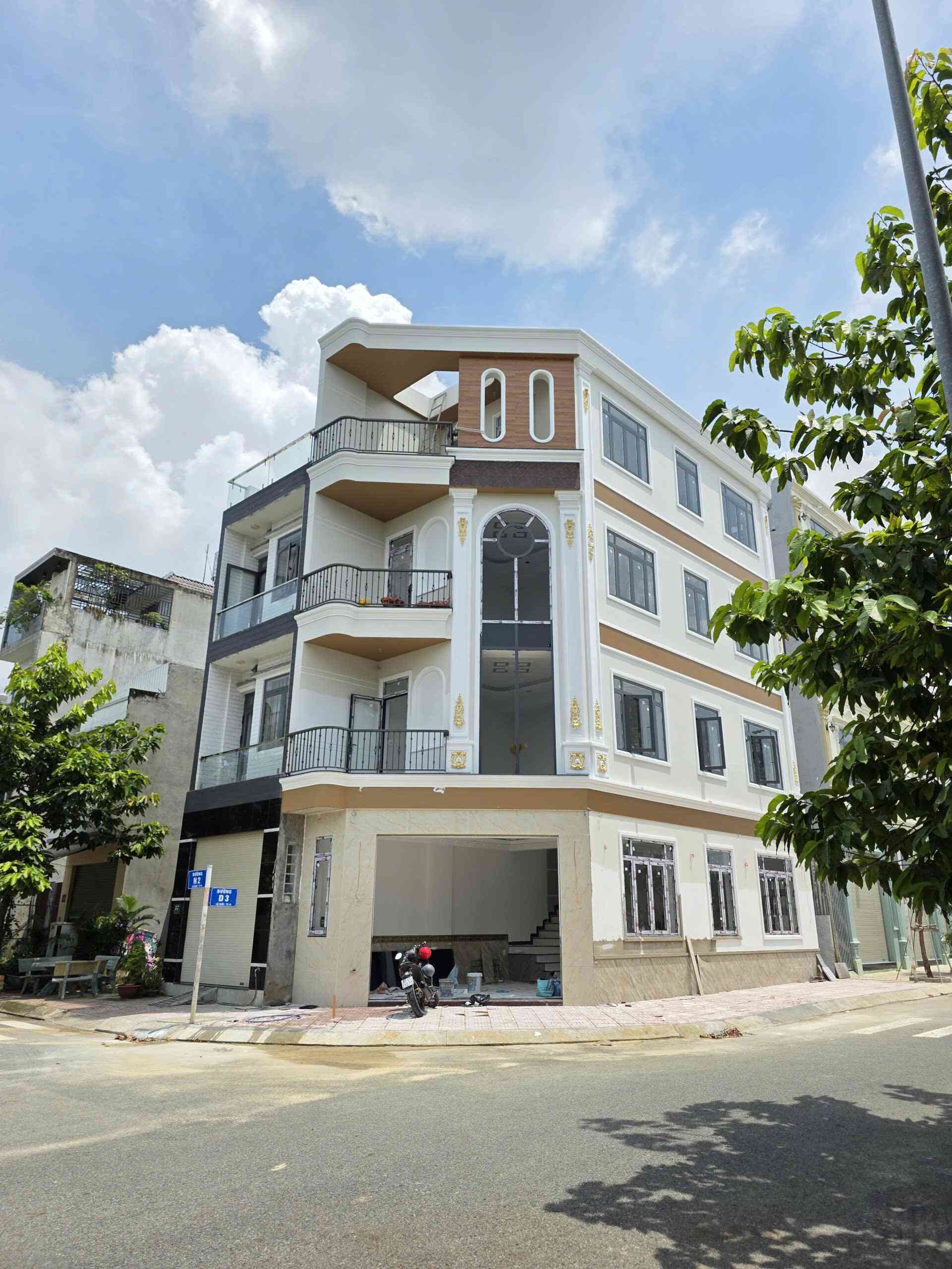 Bán căn góc mới 1T3L 4.8x15m hoàn công, đường N2 KDC Phú Hồng Thịnh 9, full nội thất