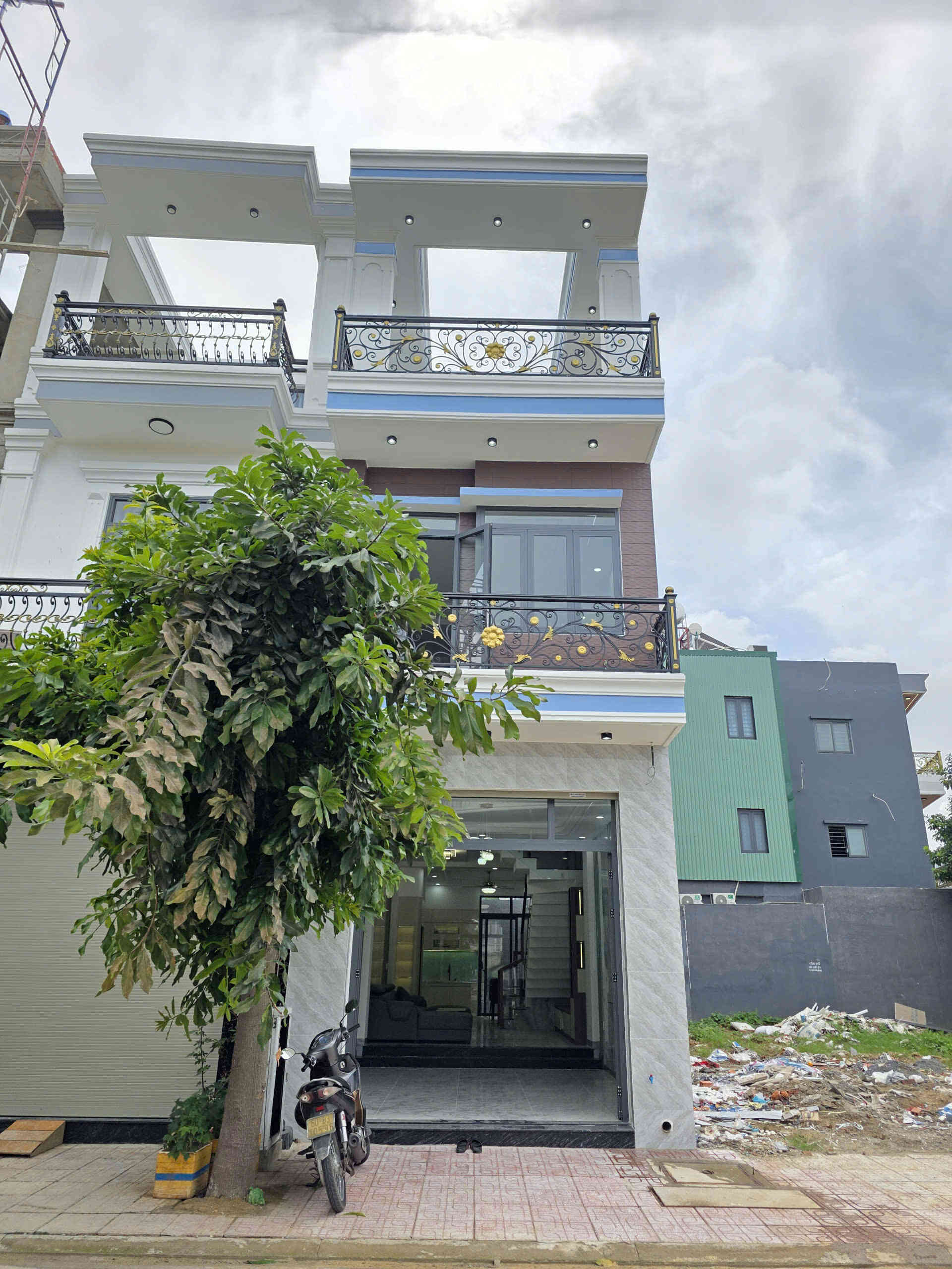 Bán nhà mới 1T2L 4x17m, đường D2 KDC Lê Phong Bình Chuẩn 1, full nội thất