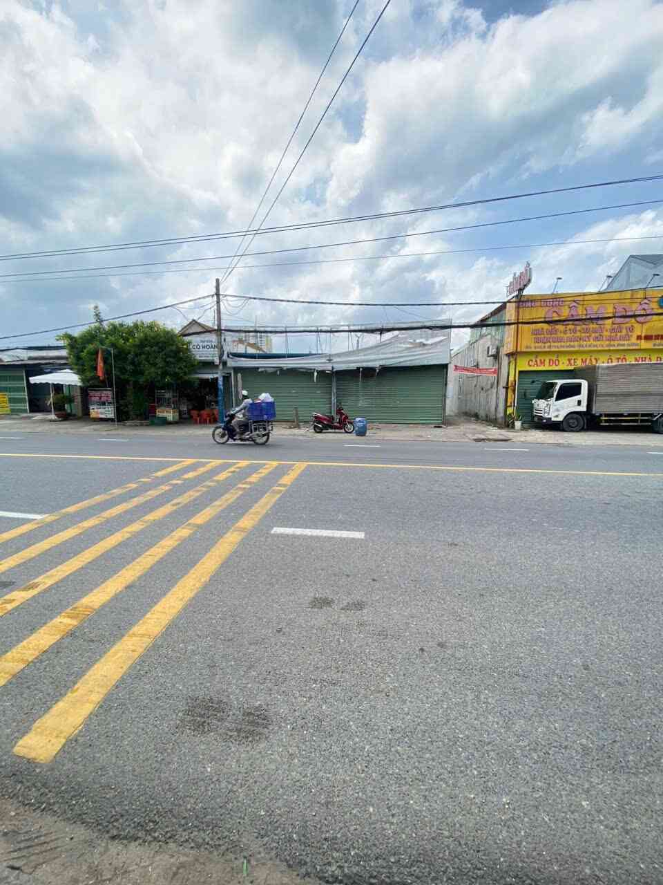 Bán dãy trọ 14x63m, mặt tiền ĐT.743B p.Tân Đông Hiệp gần Vincom 550