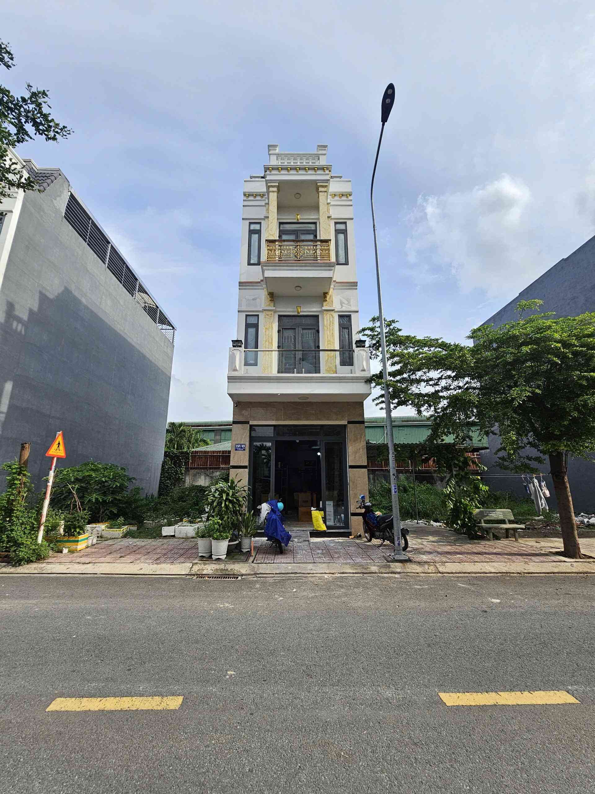 Bán nhà 1T2L 4x16.5m hoàn công, đường N1 KDC Phú Hồng Đạt, full nội thất