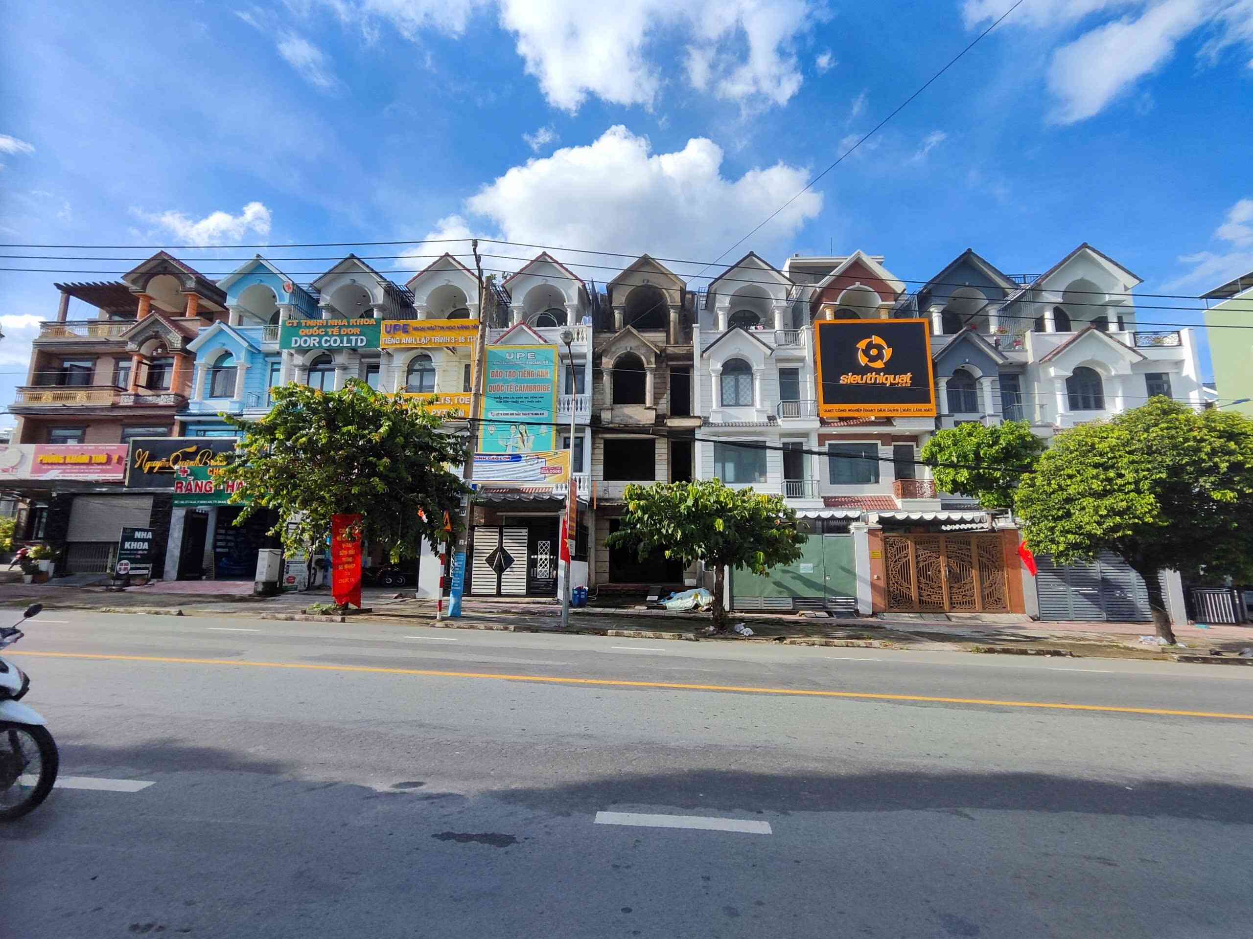 Bán nhà 1T3L 5x21m hoàn công, mặt tiền đường ĐT.743A p.Bình An gần làng đại học