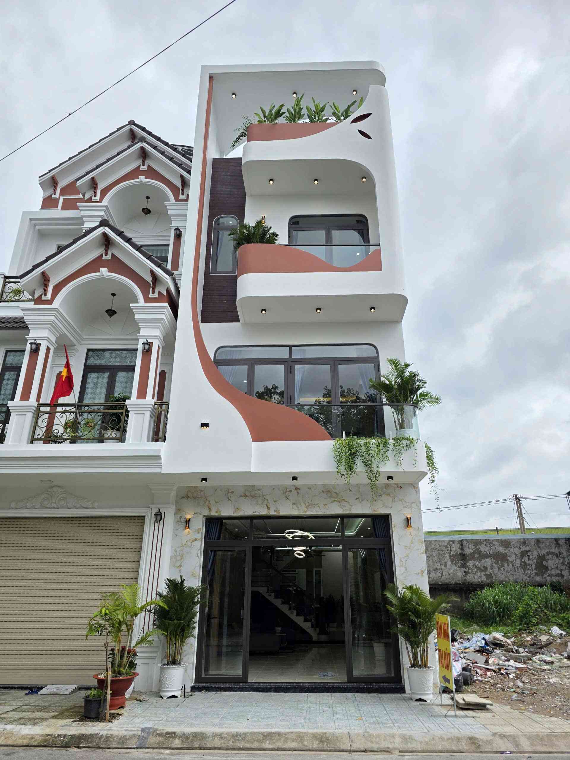 Bán nhà mới 1T2L 5x16.8m hoàn công, đường N1 KDC The Suncity, full nội thất