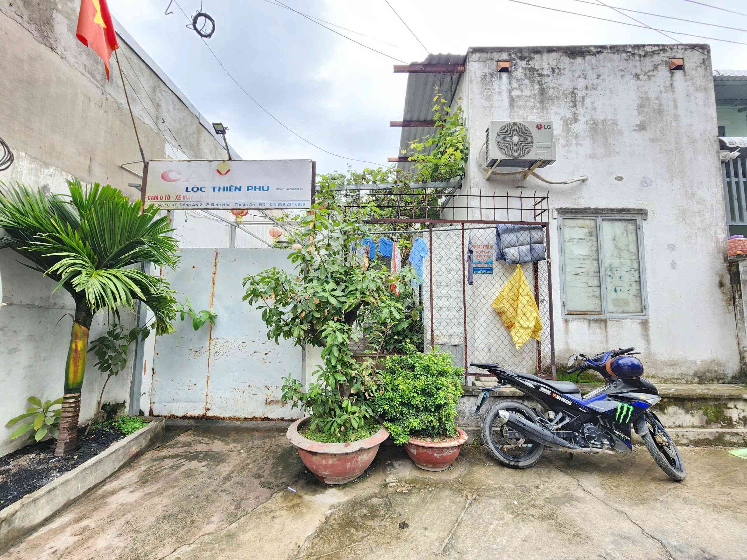 Bán nhà cấp 4 và phòng trọ 7.8x29m, hẻm Bình Hòa 24 p. Bình Hòa, thu 7tr/th