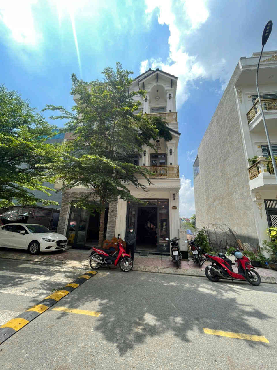 Bán nhà 1T2L 4x16m hoàn công, đường D5 KDC Phú Gia Huy, full nội thất