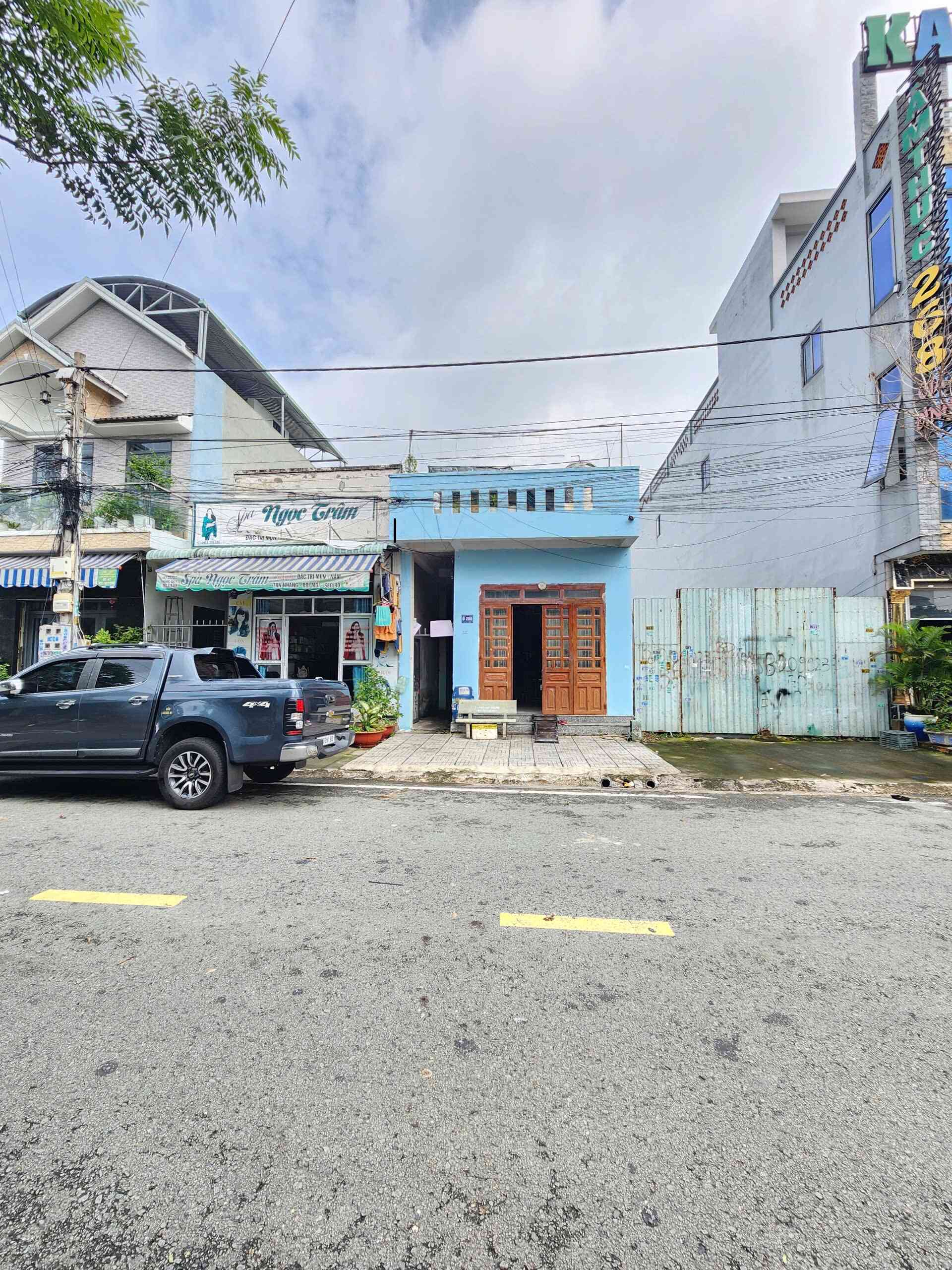 Bán dãy trọ 5x30m, đường D28 KDC Việt Sing p.An Phú, thu 10tr/th