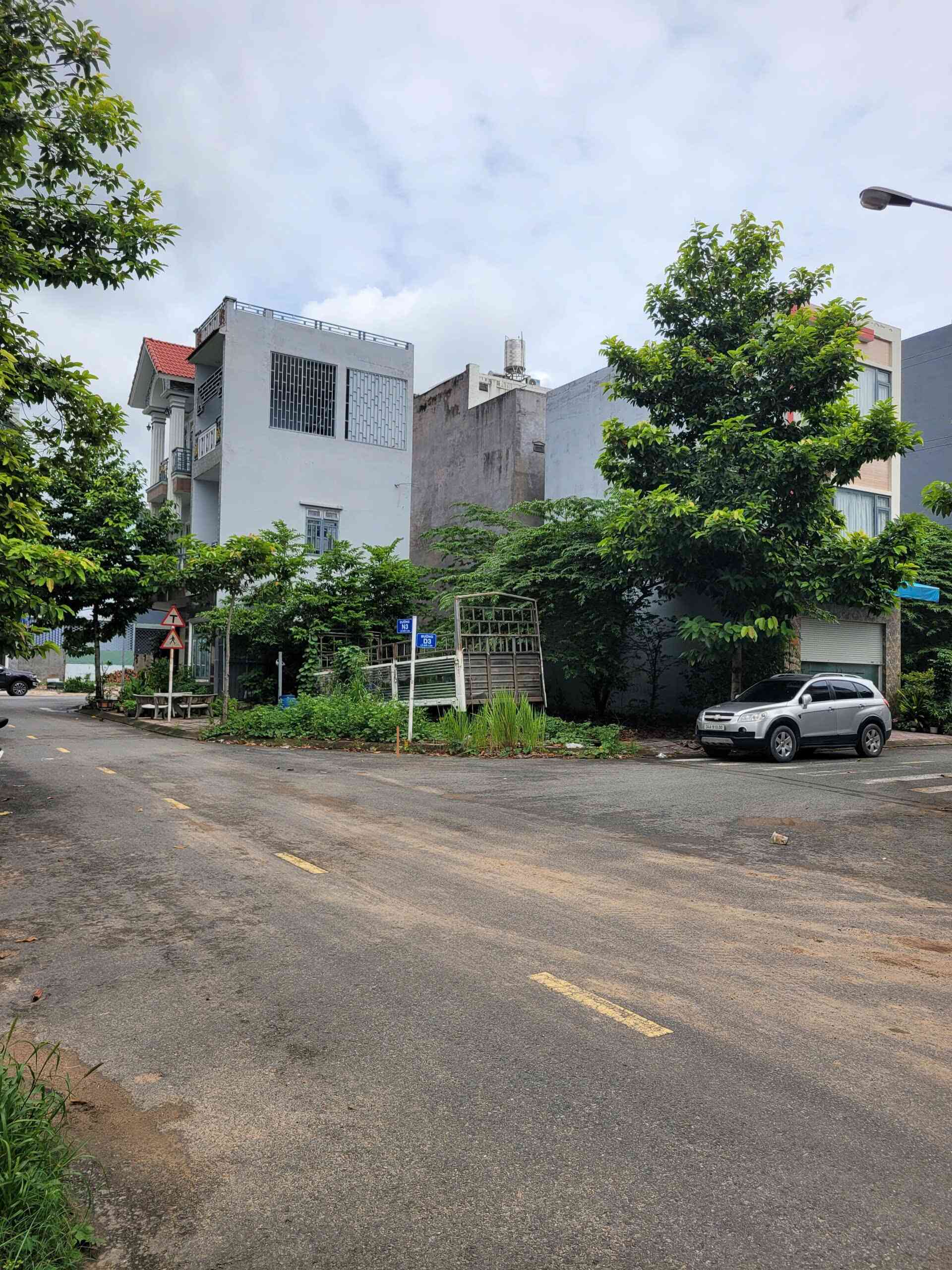 Bán lô góc 6.3x12m, đường N3 KDC Phú Hồng Thịnh 6 p.Bình An