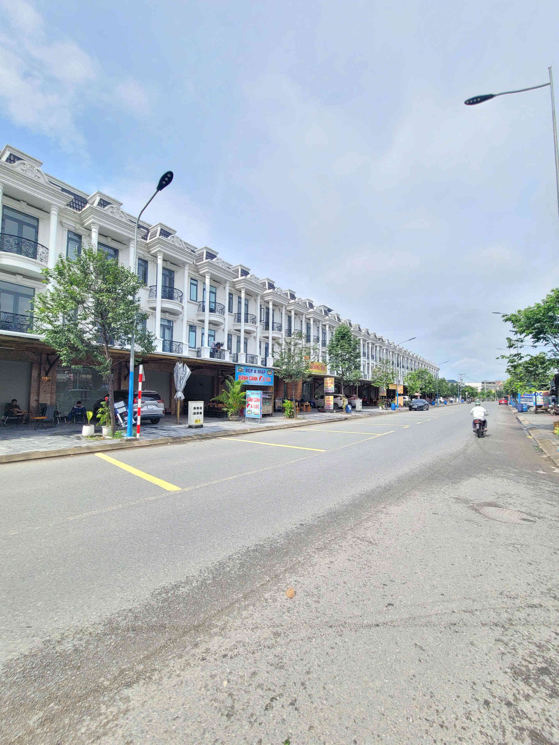 Bán nhà 1T2L 4x20m hoàn công, mặt tiền Nguyễn Thị Khắp, đang thuê 10tr/th