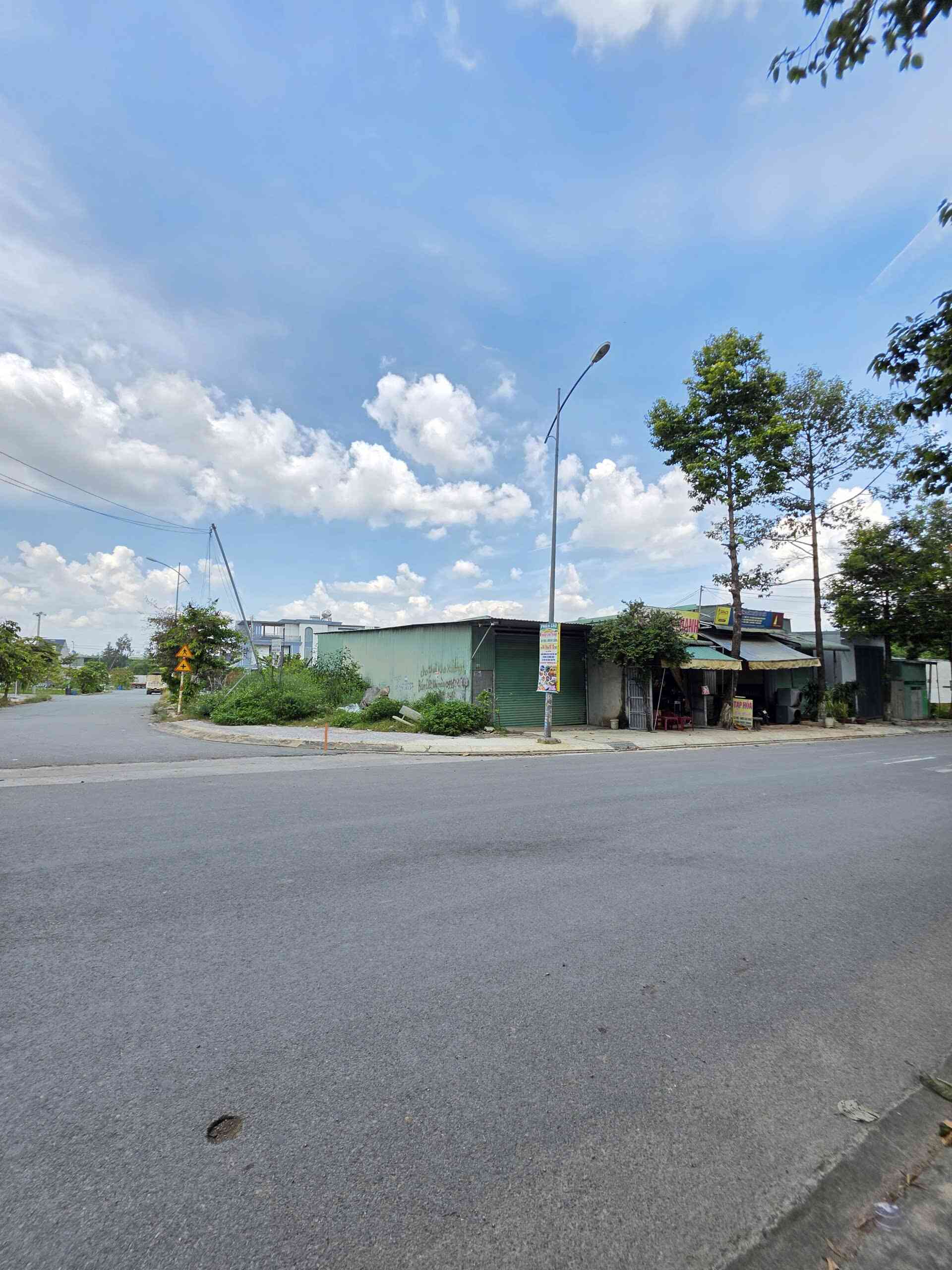 Bán lô góc 5.8x25m, mặt tiền Hố Lang p. Tân Bình, thổ cư 100%