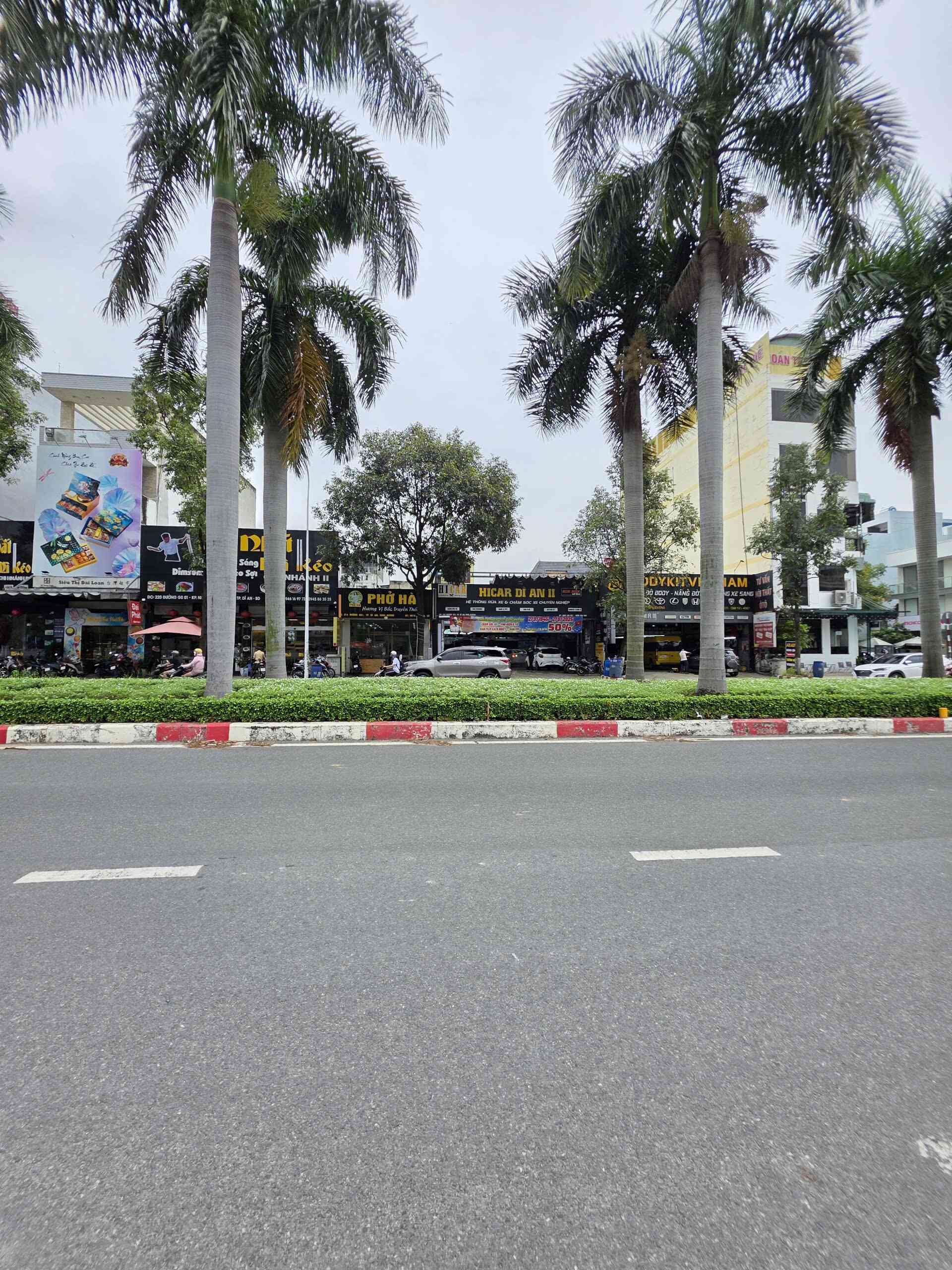 Bán nhà cấp 4 (5x24m), mặt tiền đường GS1 p.Đông Hòa, đang thuê 18tr/th