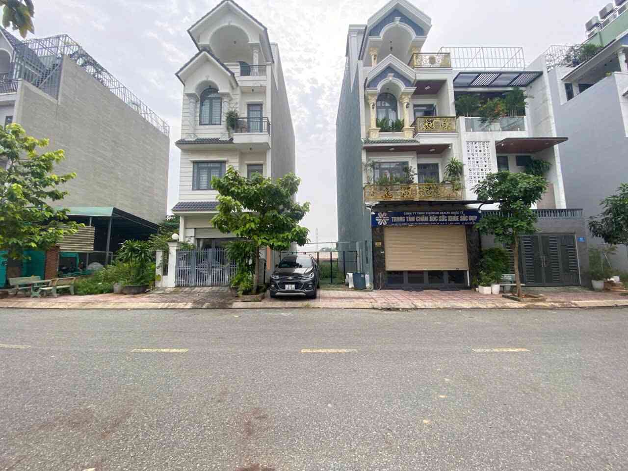 Bán đất 5x18.7m, đường D1 KDC Phú Hồng Thịnh 9 p.Bình An gần làng đại học