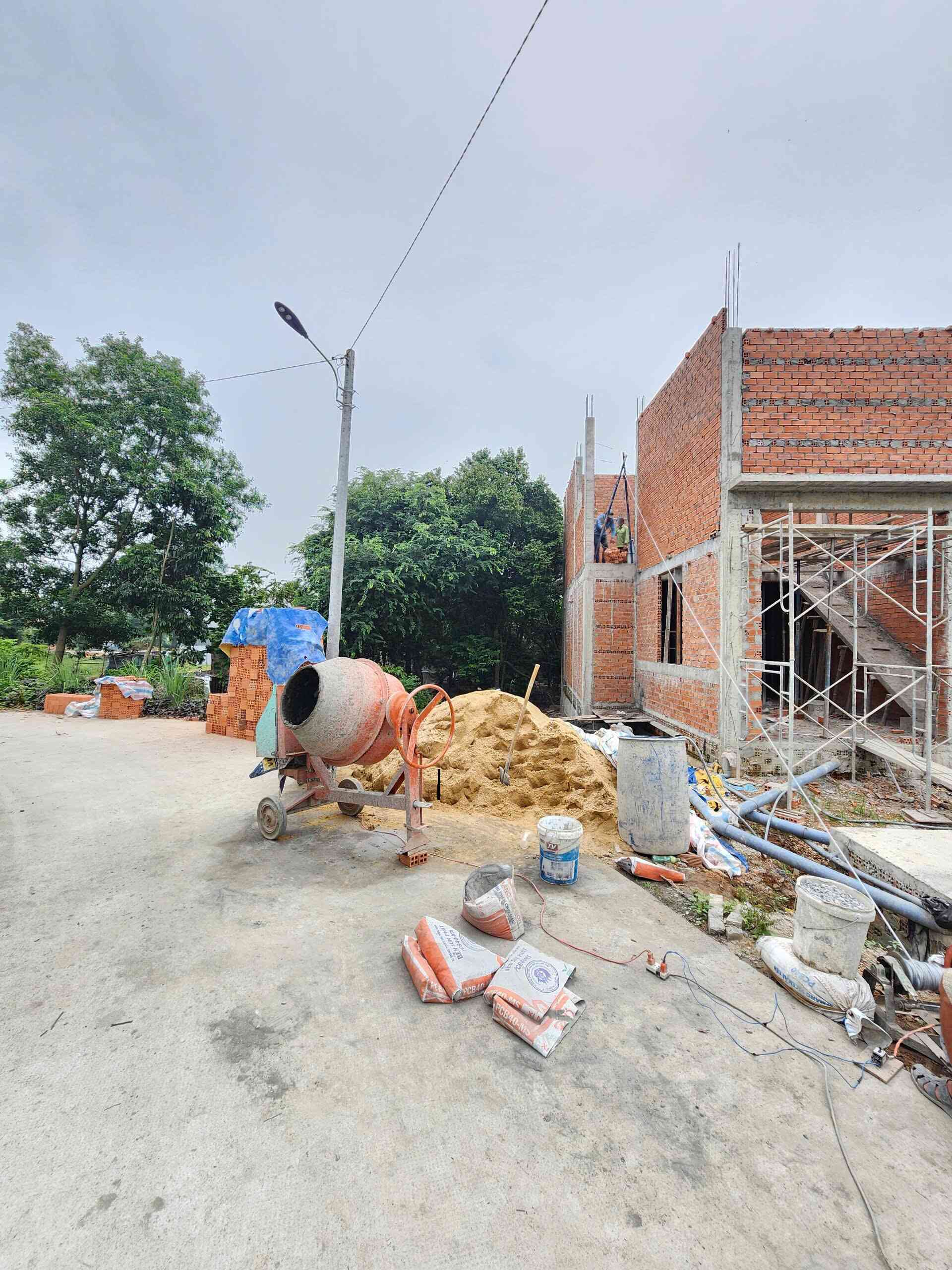 Bán đất 6.2x21m, mặt tiền đường Thái Hòa 93 p. Thái Hòa