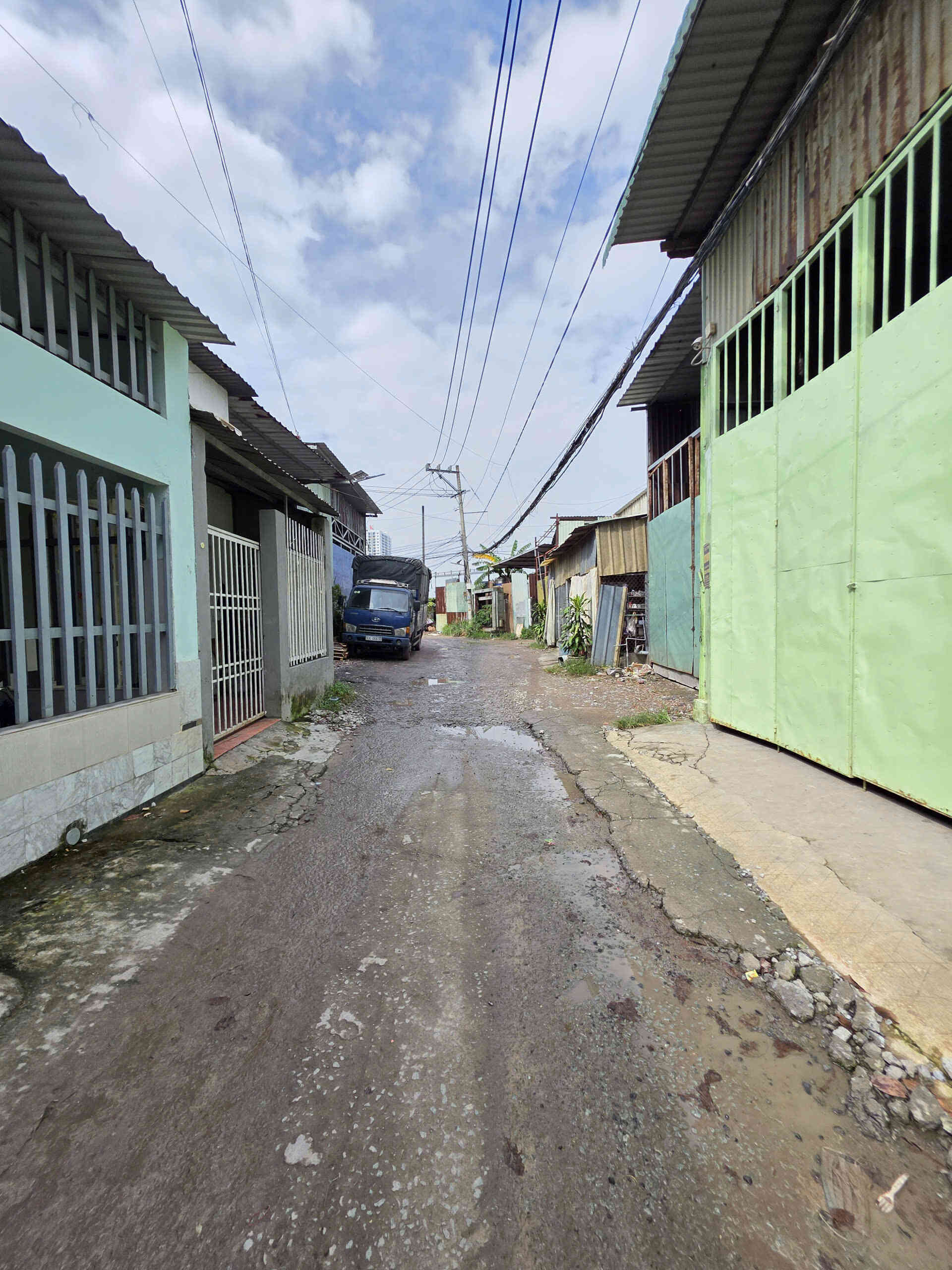 Bán nhà cấp 4 (10x29.6m), hẻm Mỹ Phước Tân Vạn p. Thuận Giao, đang thuê 4tr/th