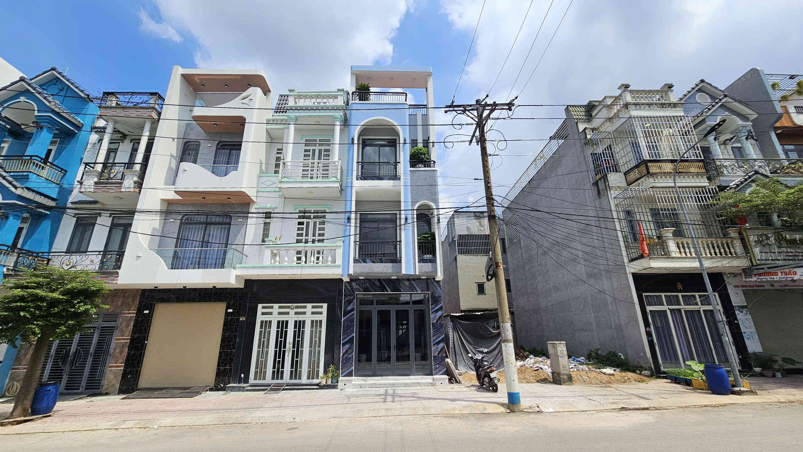 Bán nhà mới 1T2L 4x15.4m, mặt tiền Bình Chuẩn 36 gần Ngã 4 Miếu Ông Cù, full nội thất