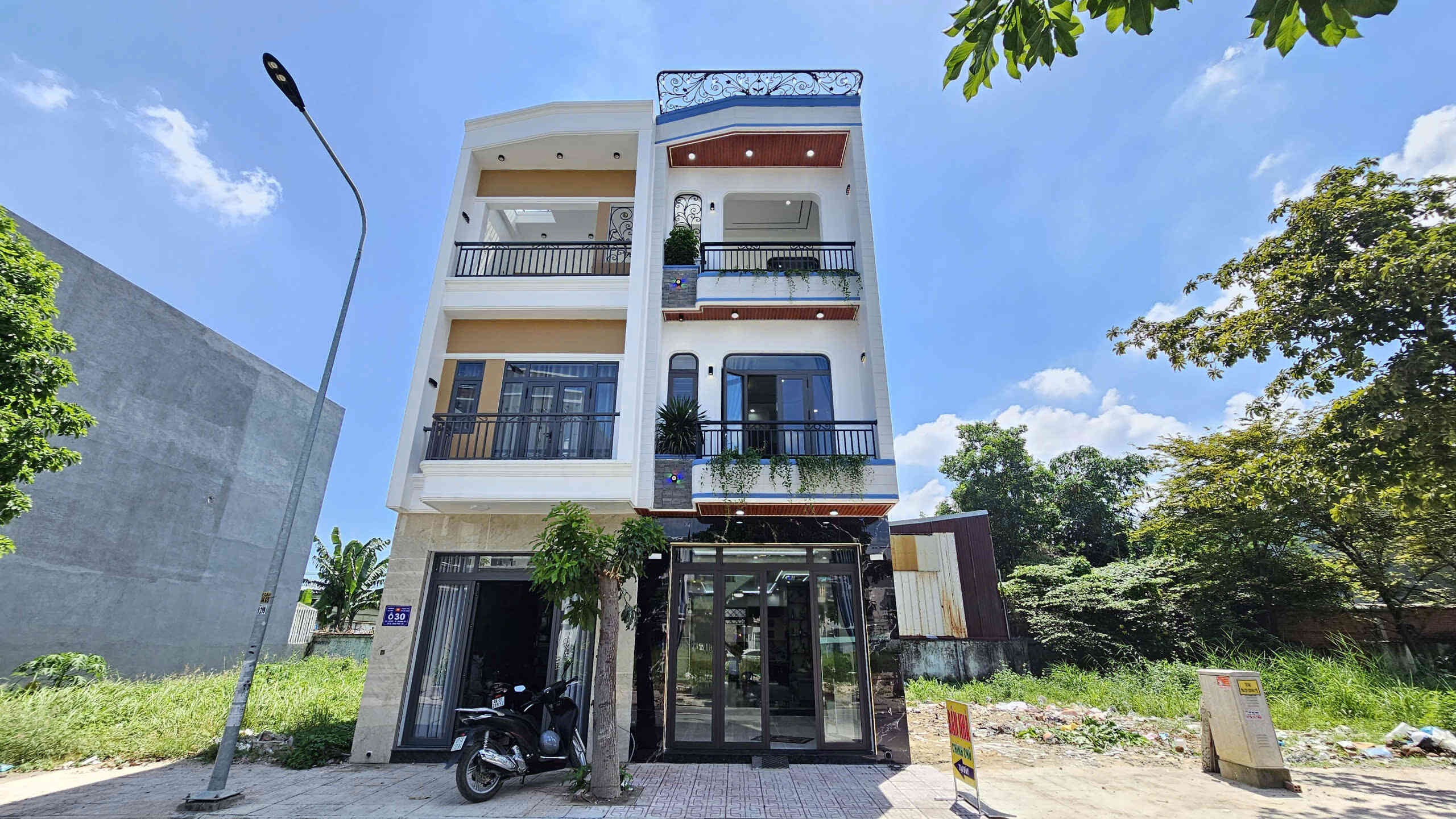 Bán nhà mới 1T2L 4x16.5m hoàn công, đường D1 KDC Lê Phong An Phú 3, full nội thất