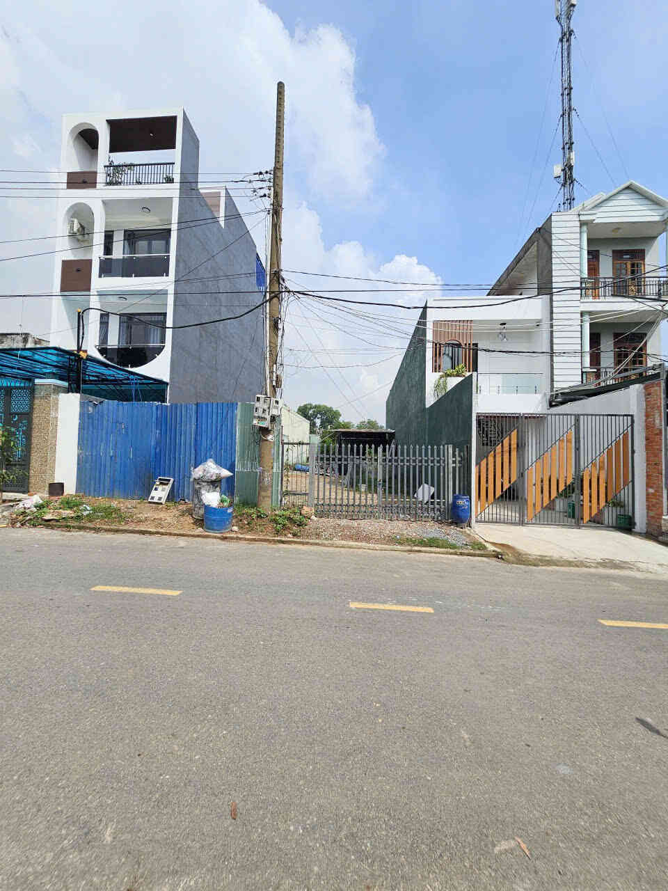 Bán đất 5x39.3m, mặt tiền đường Tân Hiệp p. Tân Bình gần chợ Phú An