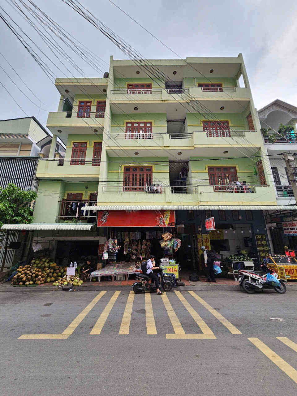 Bán dãy trọ 1T3L 15x21.6m, đường số 3 p. Dĩ An kế Bcons, thu 120tr/th