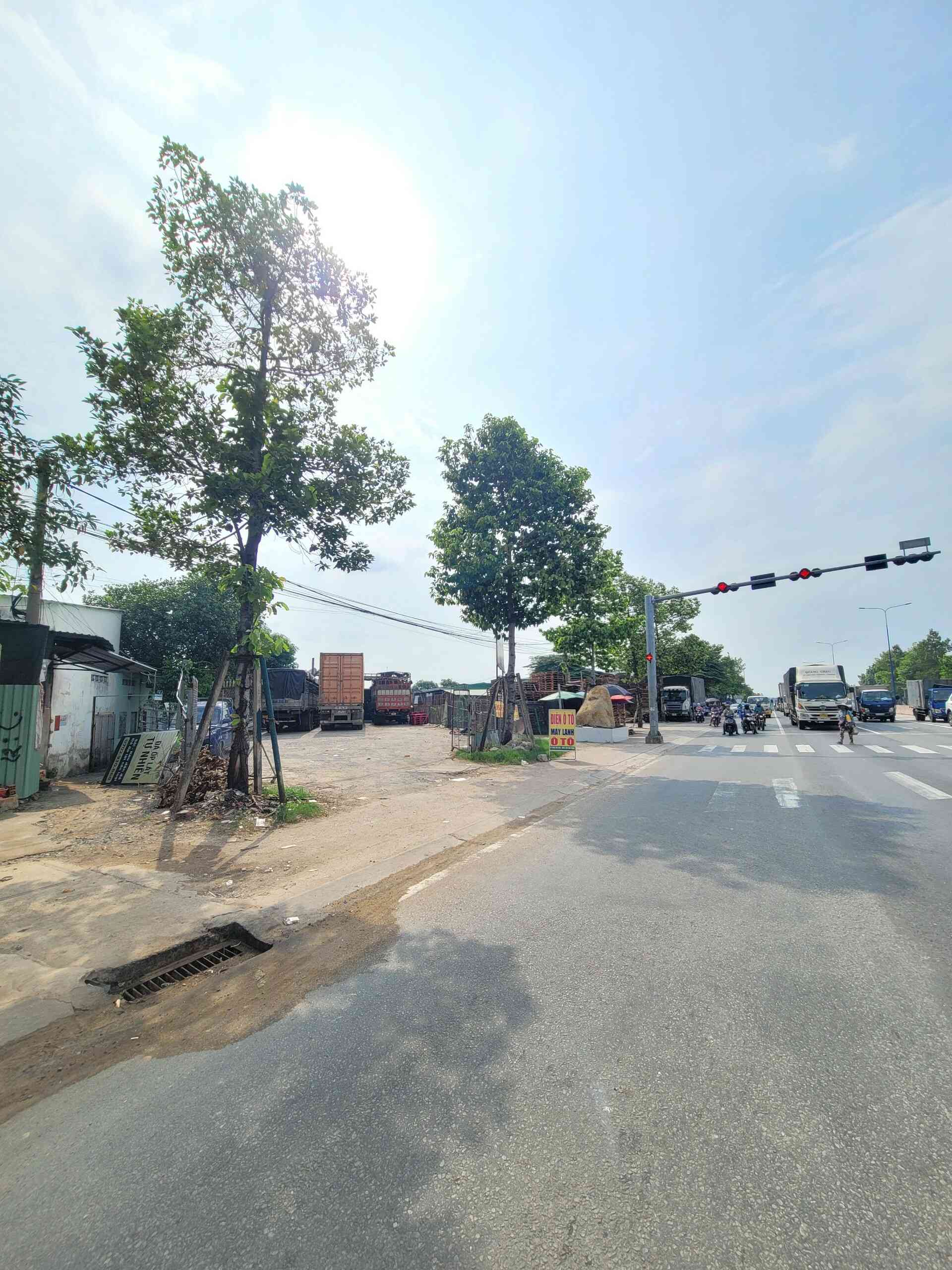 Bán đất 15.6x77m mặt tiền Mỹ Phước Tân Vạn gần Vòng Xoay An Phú