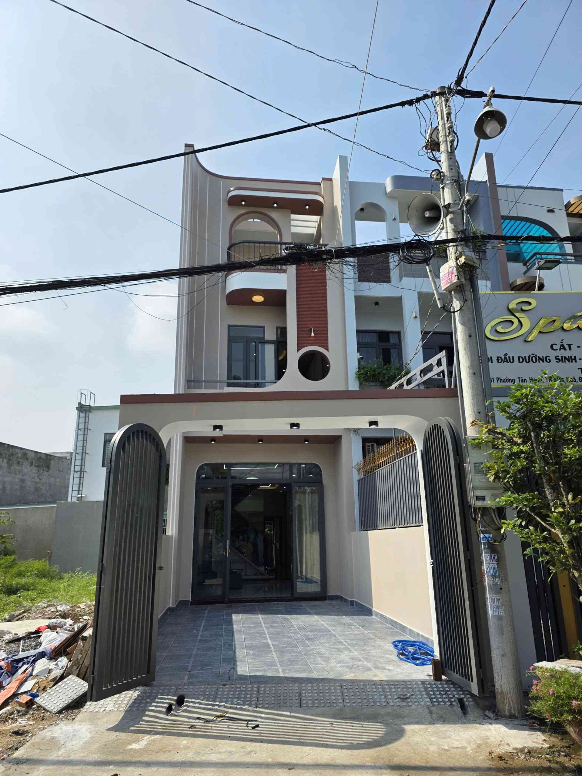 Bán nhà mới 1T2L 4x26m hoàn công, hẻm Bùi Hữu Nghĩa p.Tân Hạnh, tặng nội thất