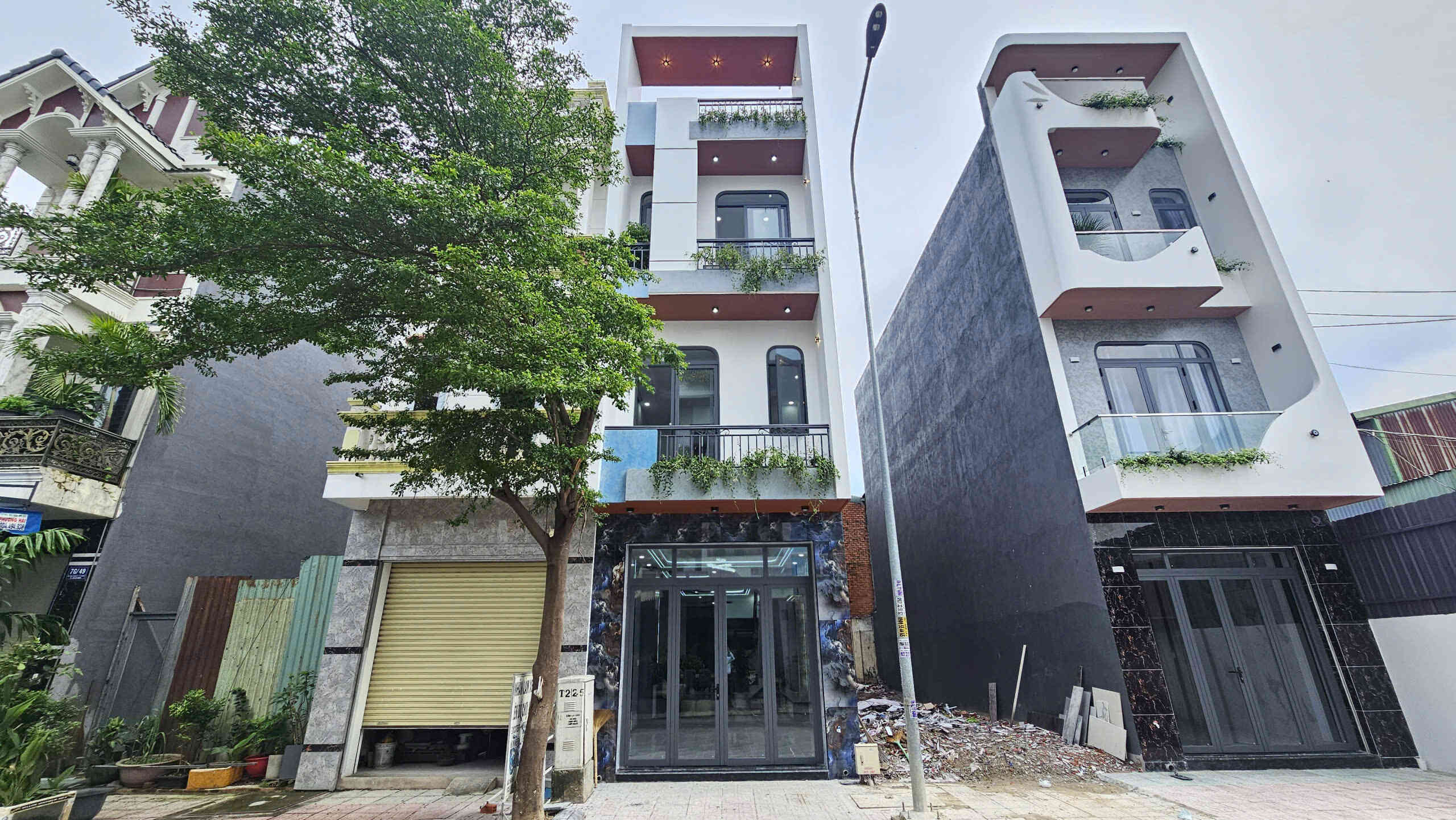 Bán nhà mới 1T2L 4x16m hoàn công, đường D1 KDC Phú Hồng Đạt, full nội thất